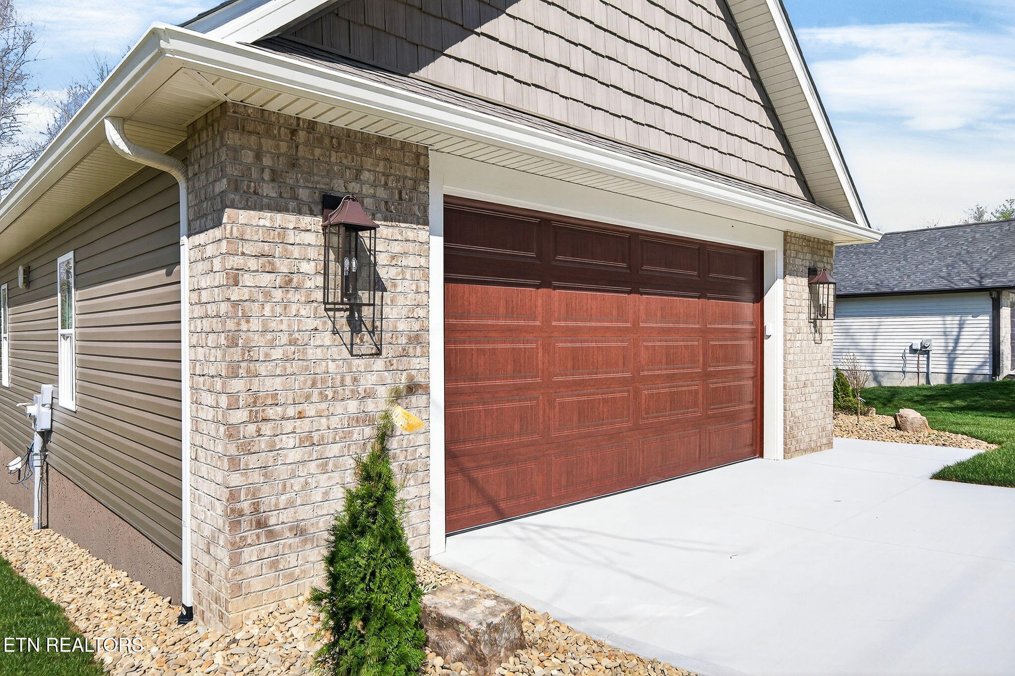 16 Ridgeland Terrace Crossville TN 38558