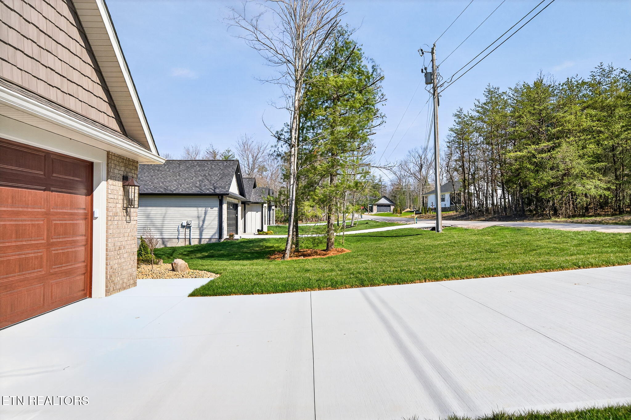 16 Ridgeland Terrace Crossville TN 38558
