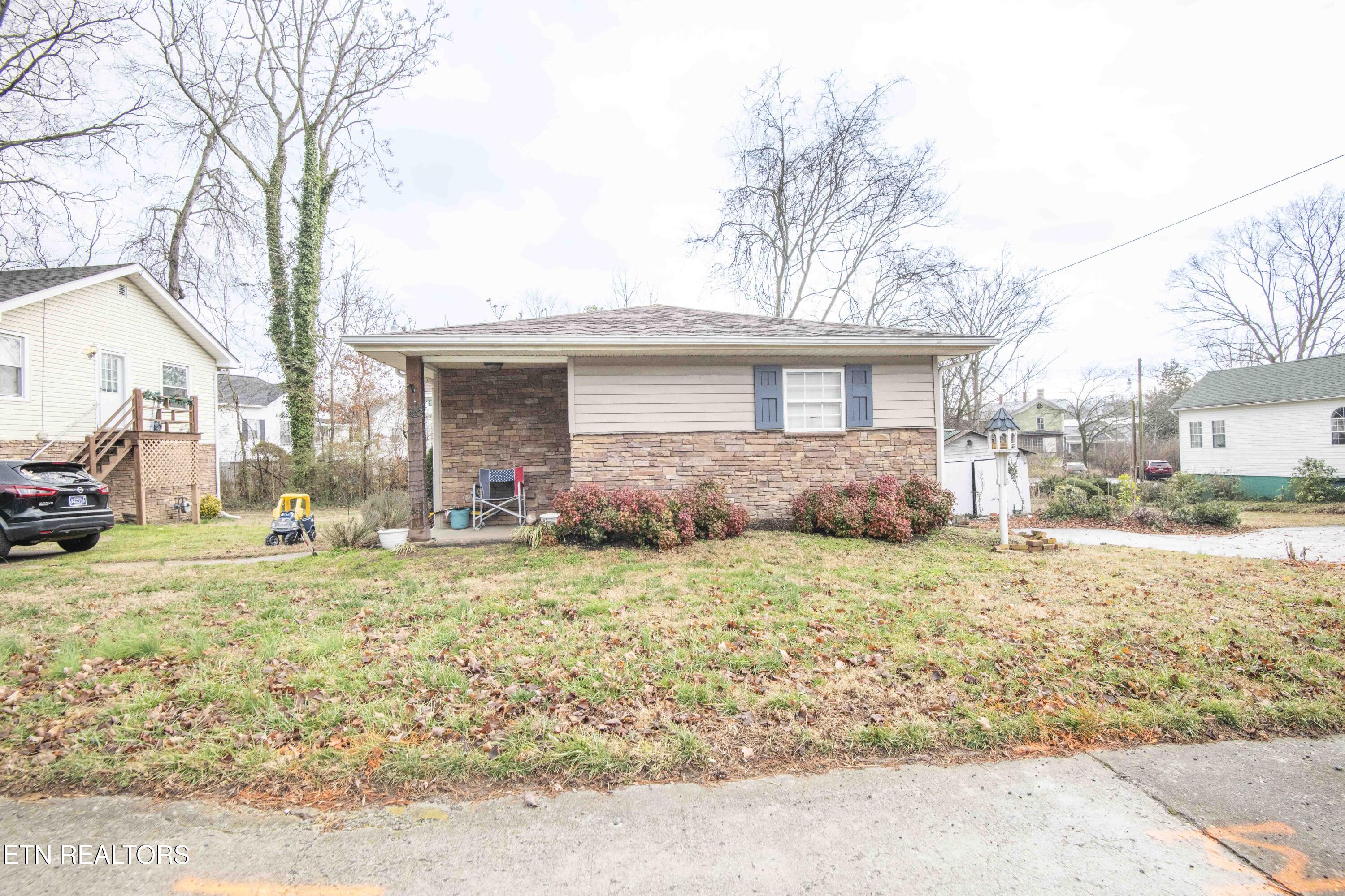 517 N Main Street Clinton TN 37716