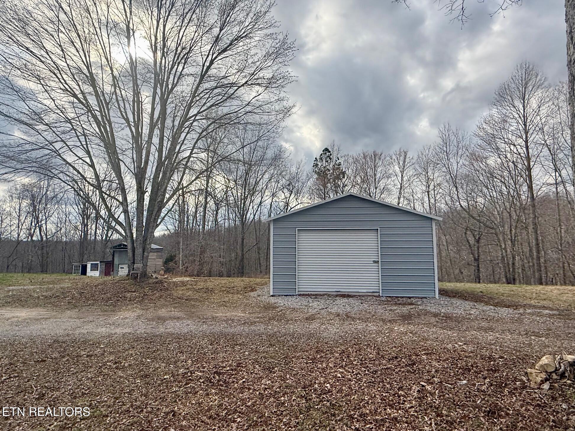 2191 Seven Knobs Road Gainesboro TN 38562