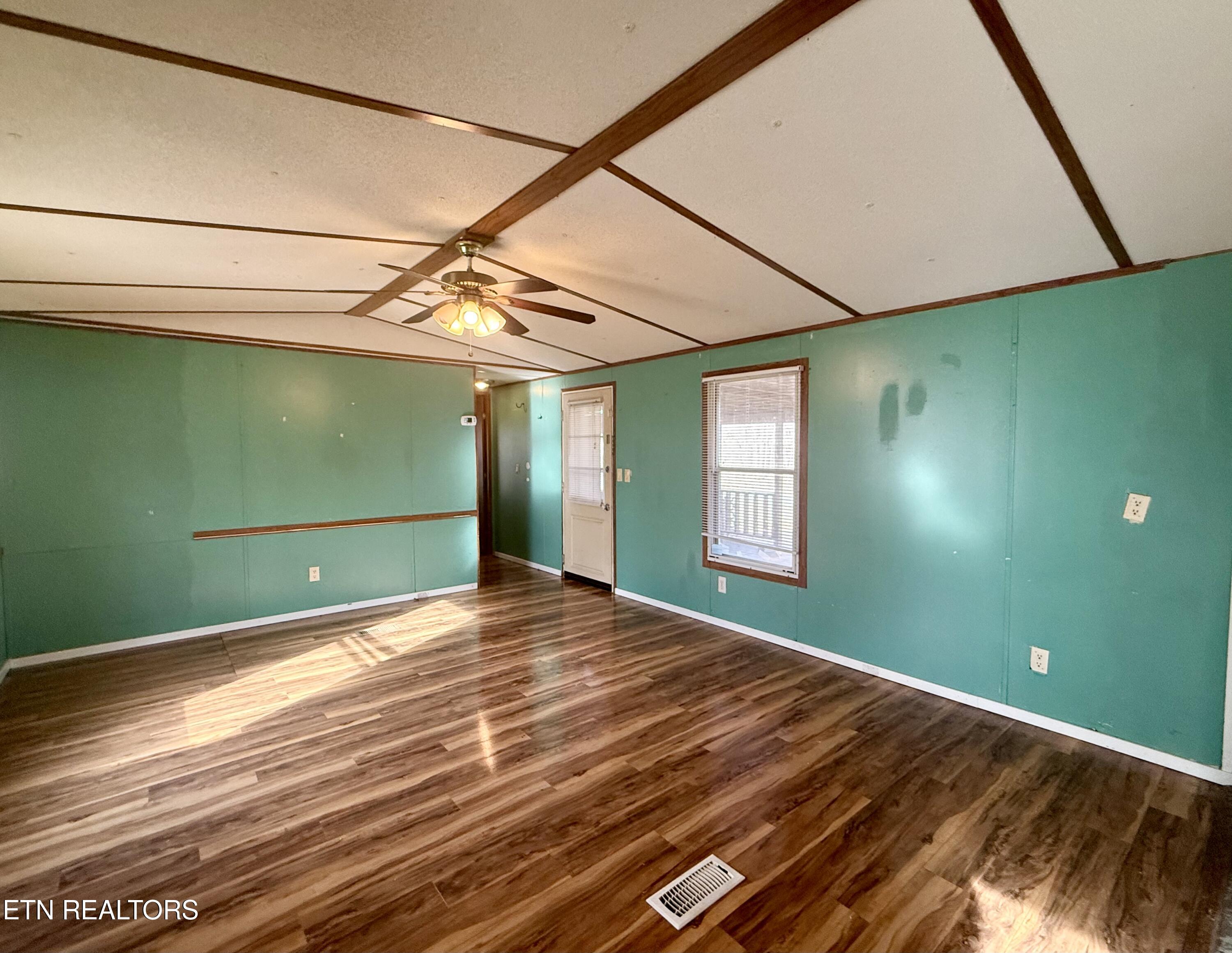 2191 Seven Knobs Road Gainesboro TN 38562