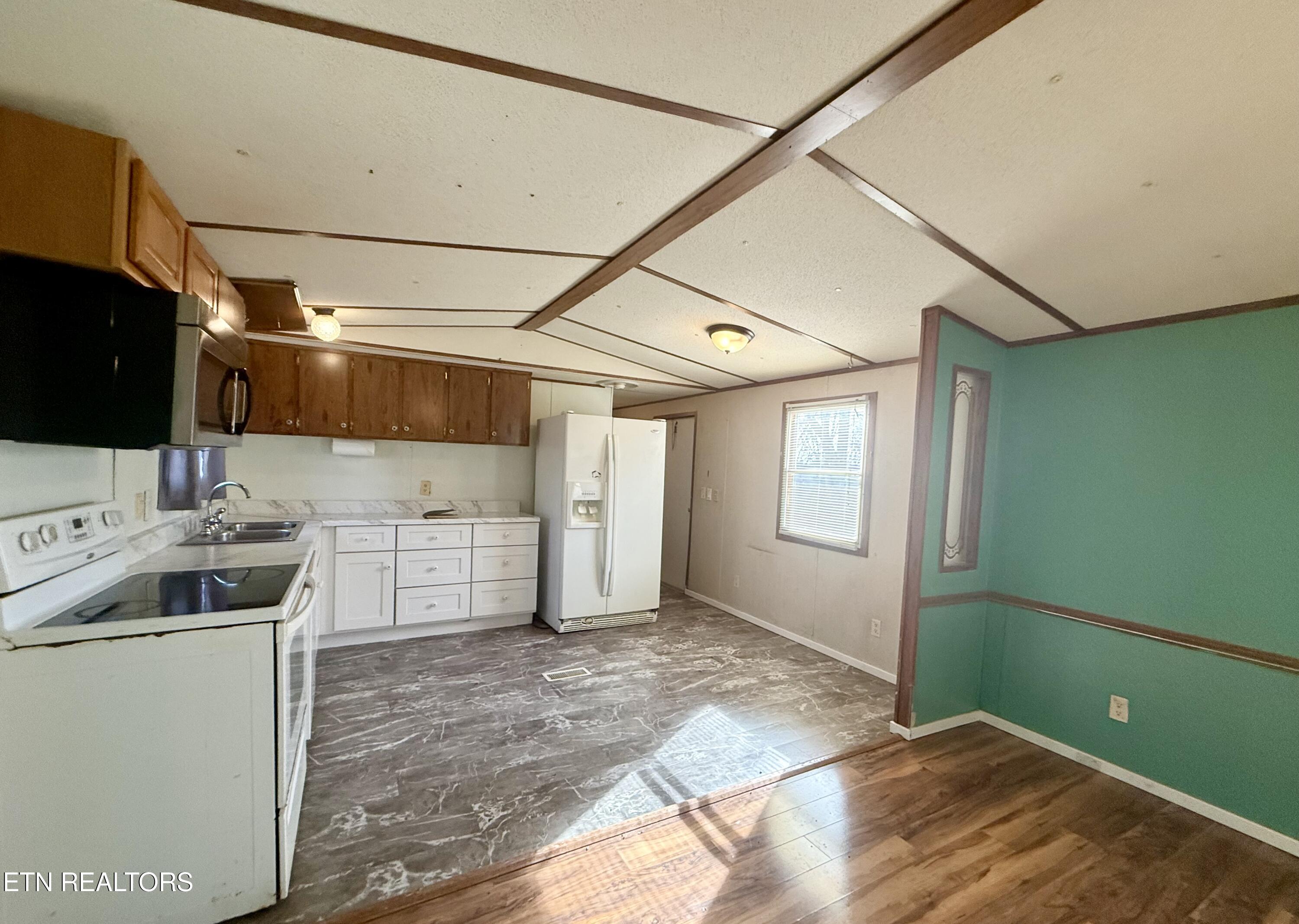 2191 Seven Knobs Road Gainesboro TN 38562