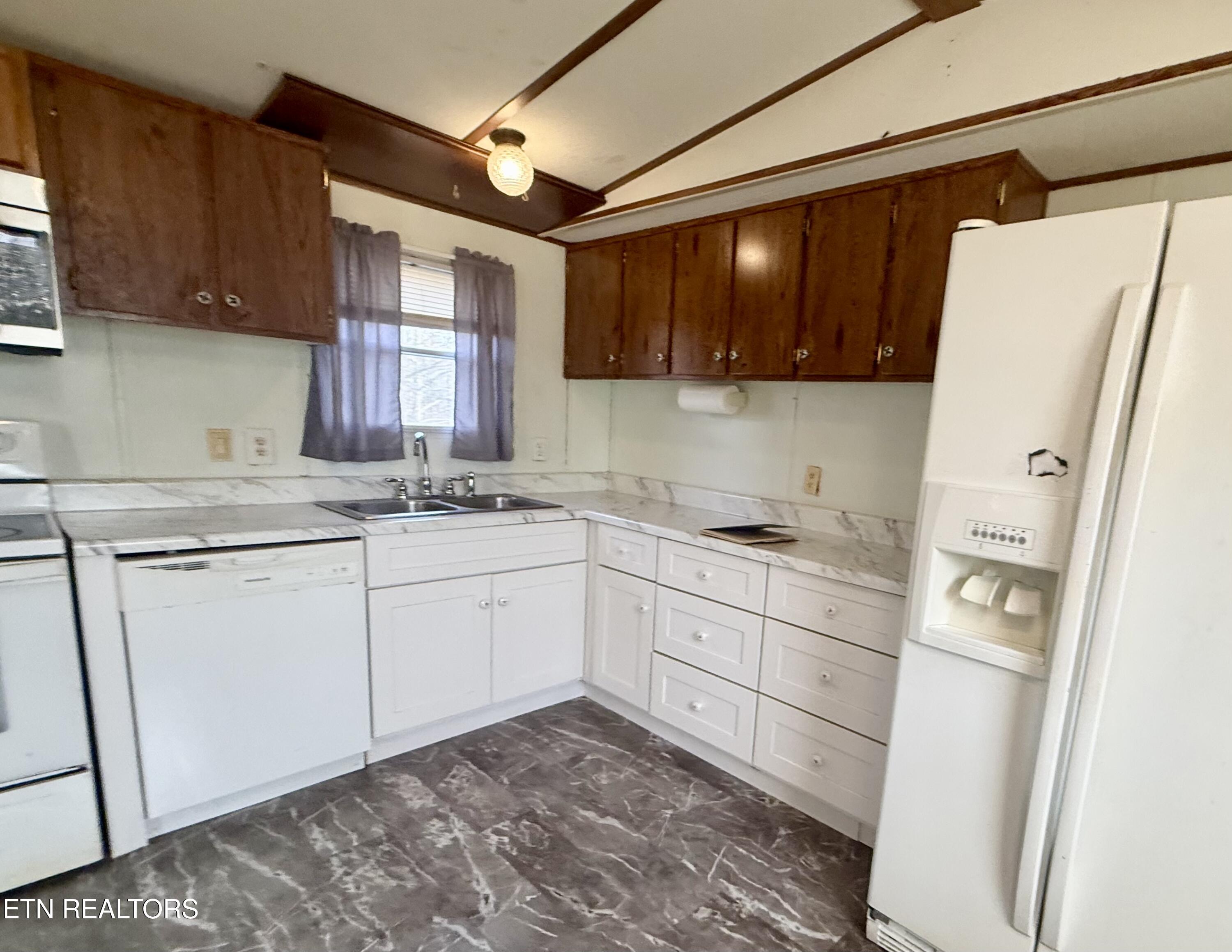 2191 Seven Knobs Road Gainesboro TN 38562