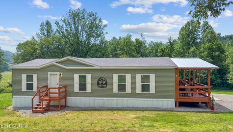 3329 Stinking Creek Road Pioneer TN 37847