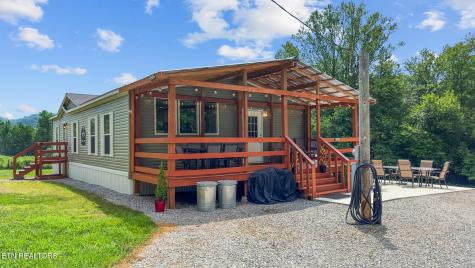 3329 Stinking Creek Road Pioneer TN 37847