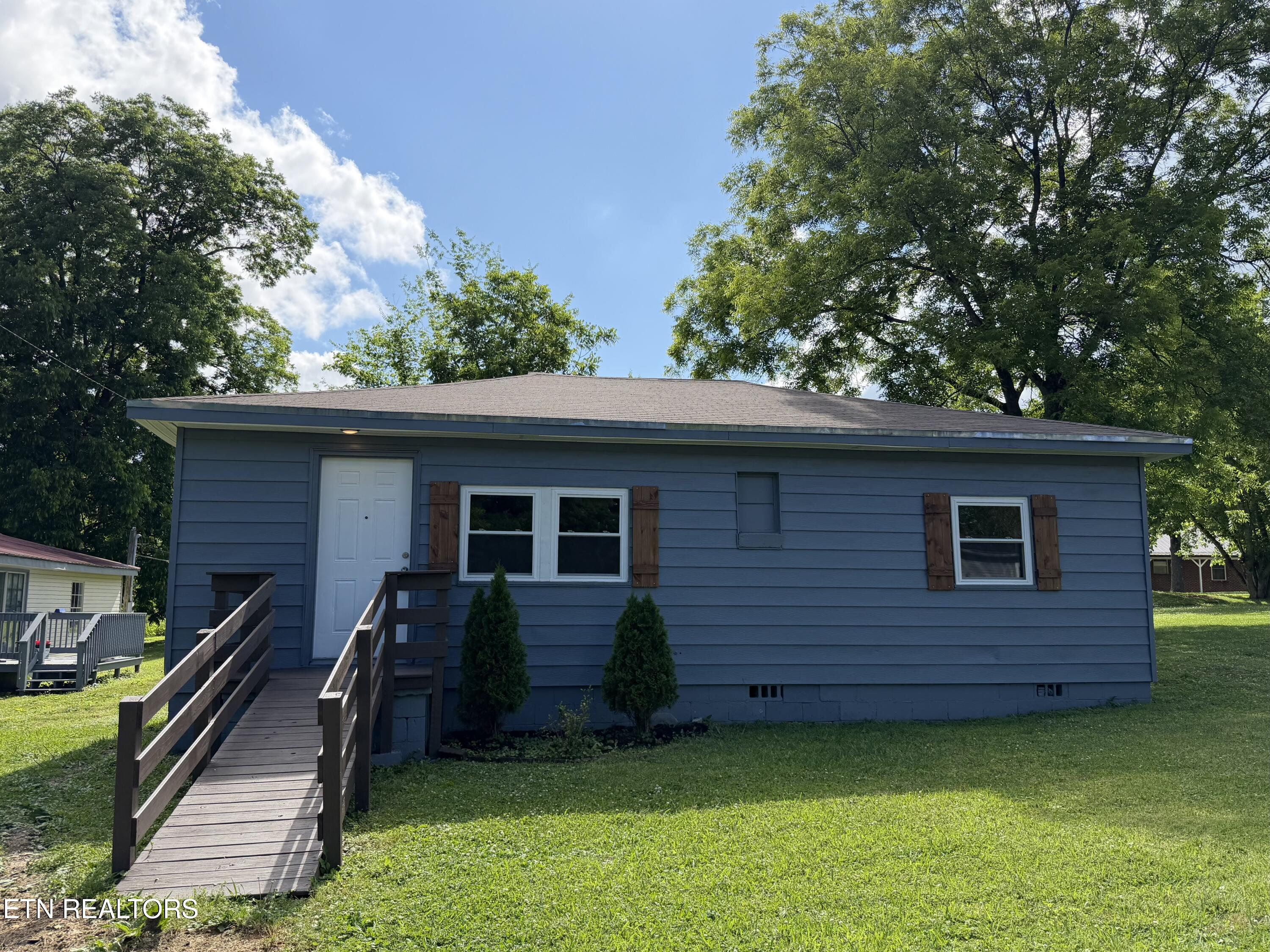 324 N Georgia Avenue Etowah TN 37331