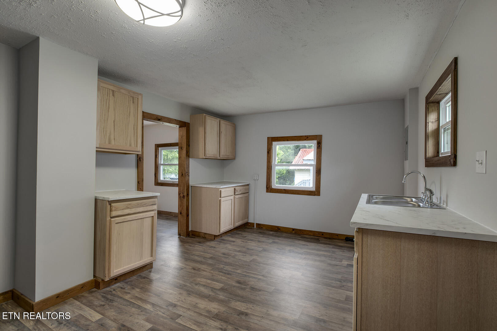 324 N Georgia Avenue Etowah TN 37331