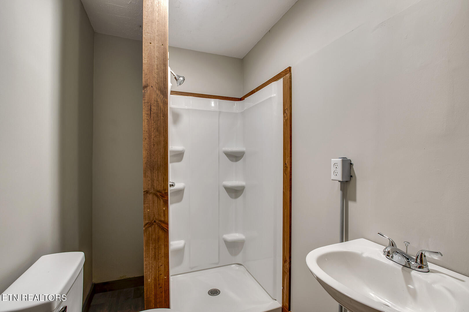 324 N Georgia Avenue Etowah TN 37331