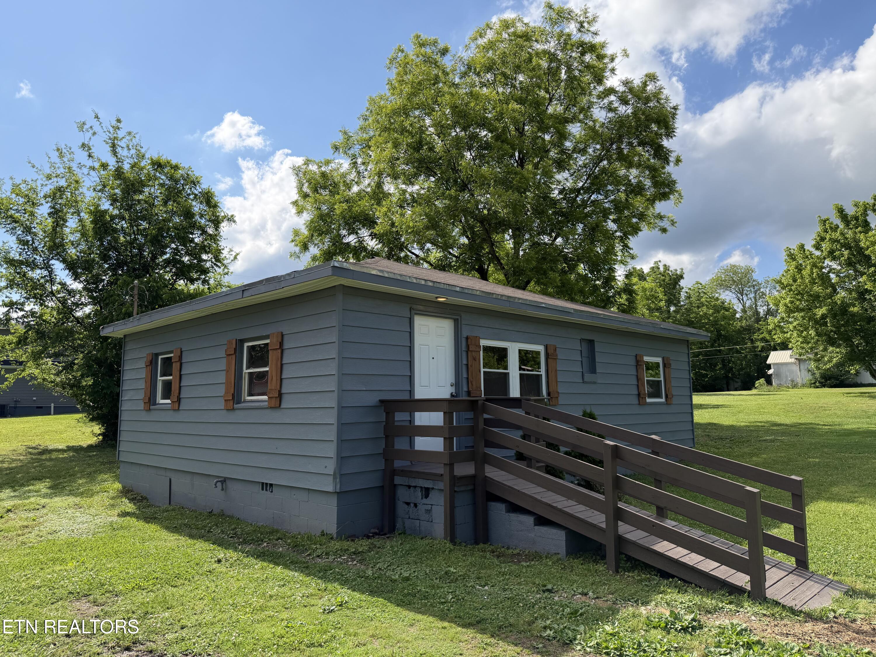 324 N Georgia Avenue Etowah TN 37331