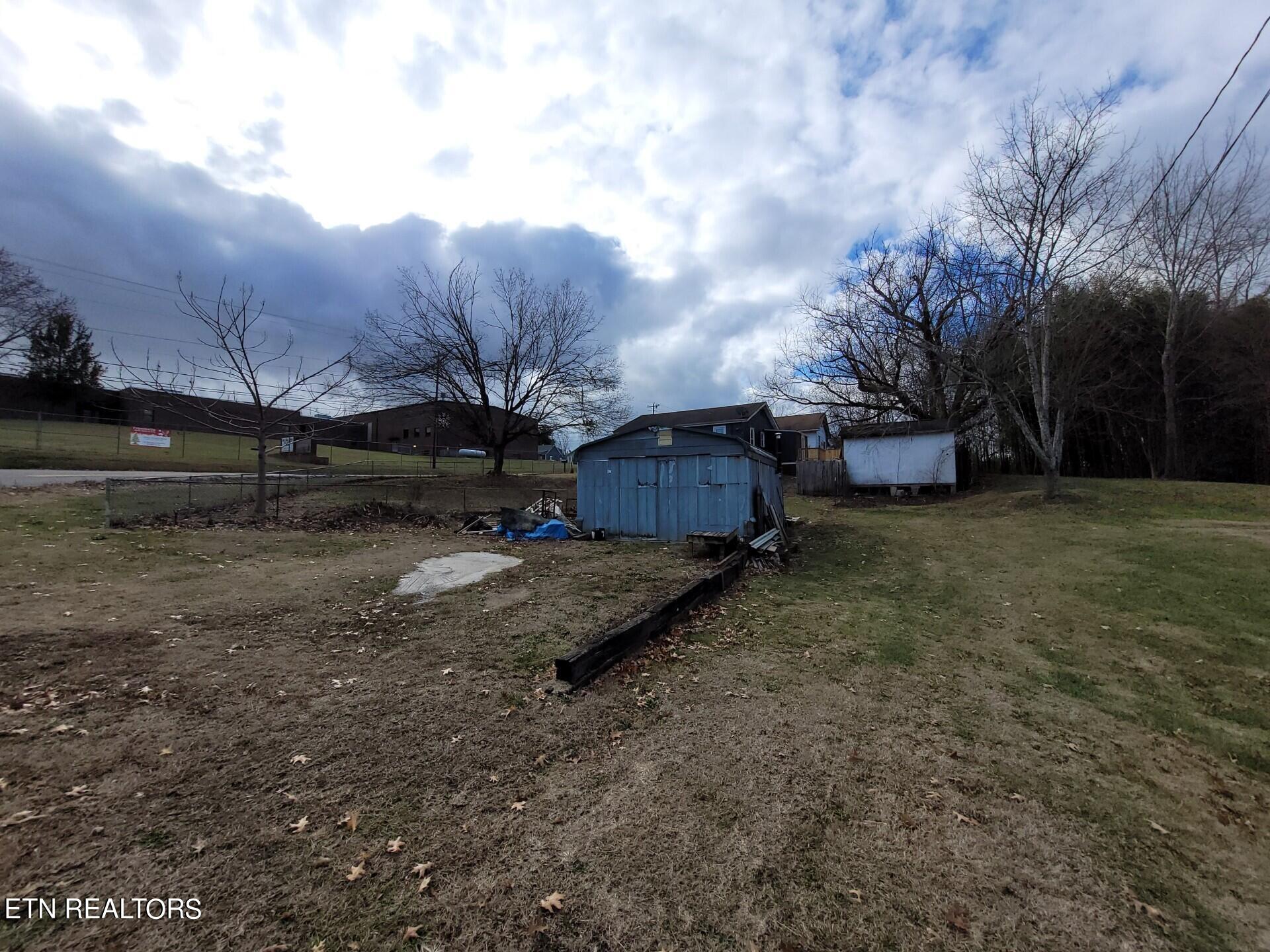 305 N Farnum Street Friendsville TN 37737