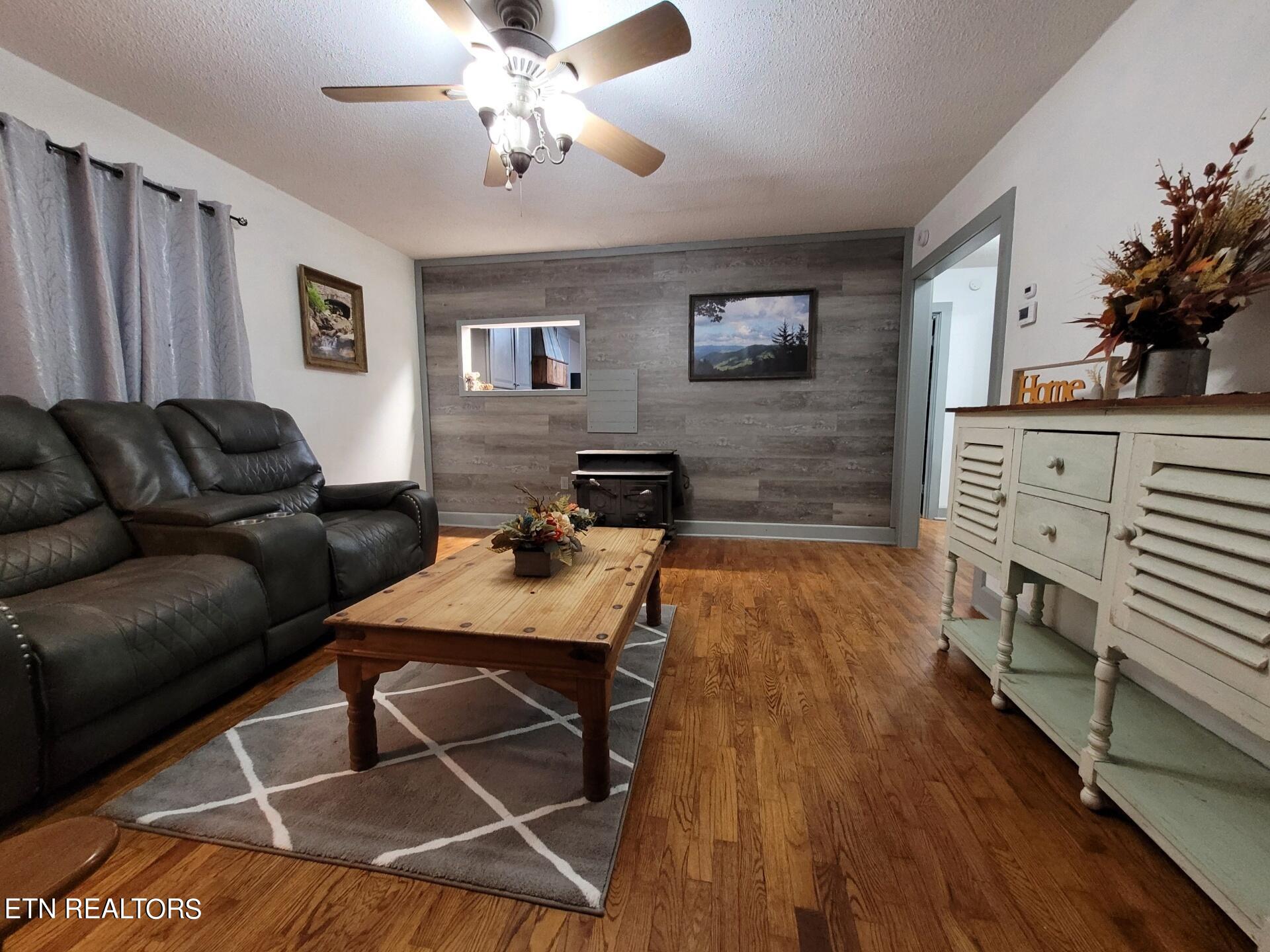 305 N Farnum Street Friendsville TN 37737