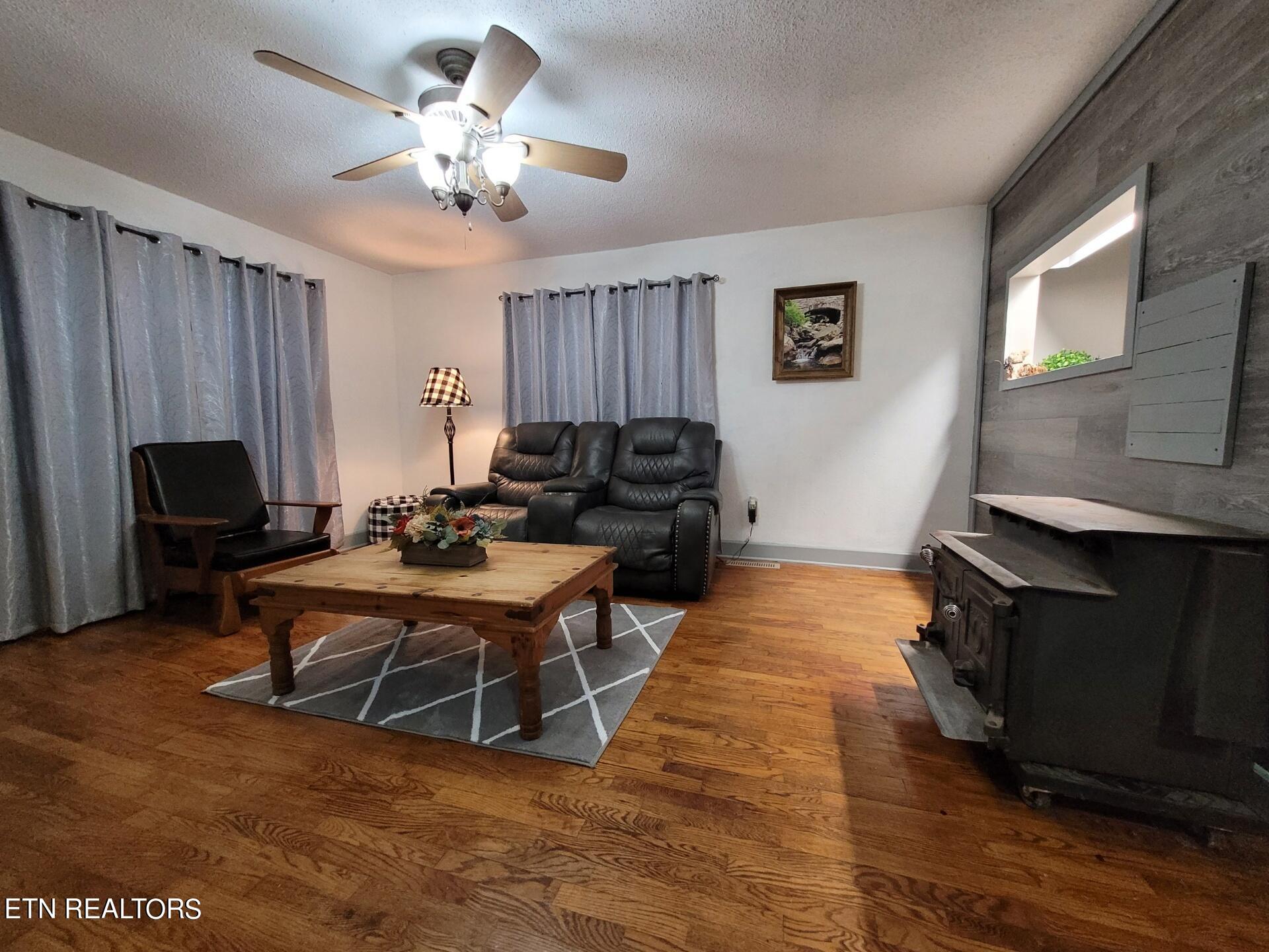 305 N Farnum Street Friendsville TN 37737