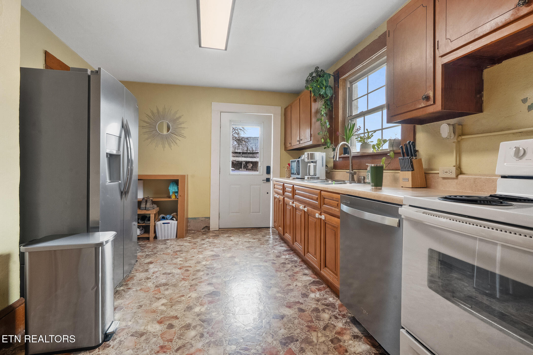 2176 Walnut Street White Pine TN 37890