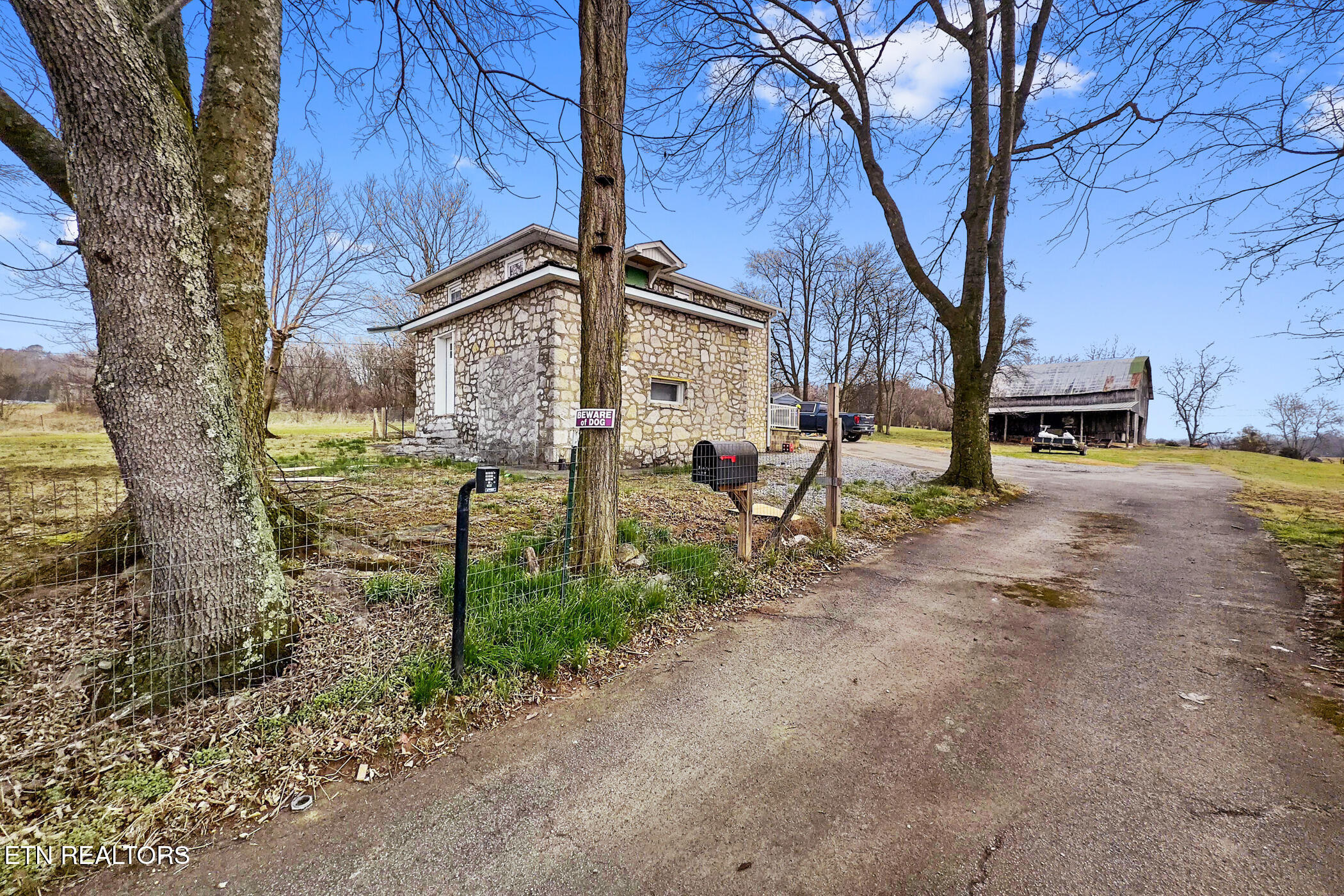 2176 Walnut Street White Pine TN 37890