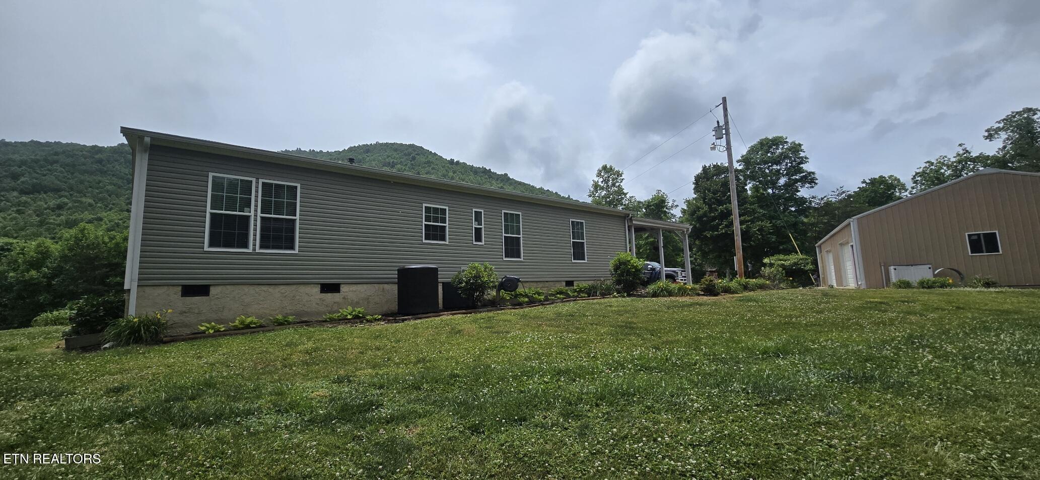 815 Crooked Branch Pvt Road Huntsville TN 37756