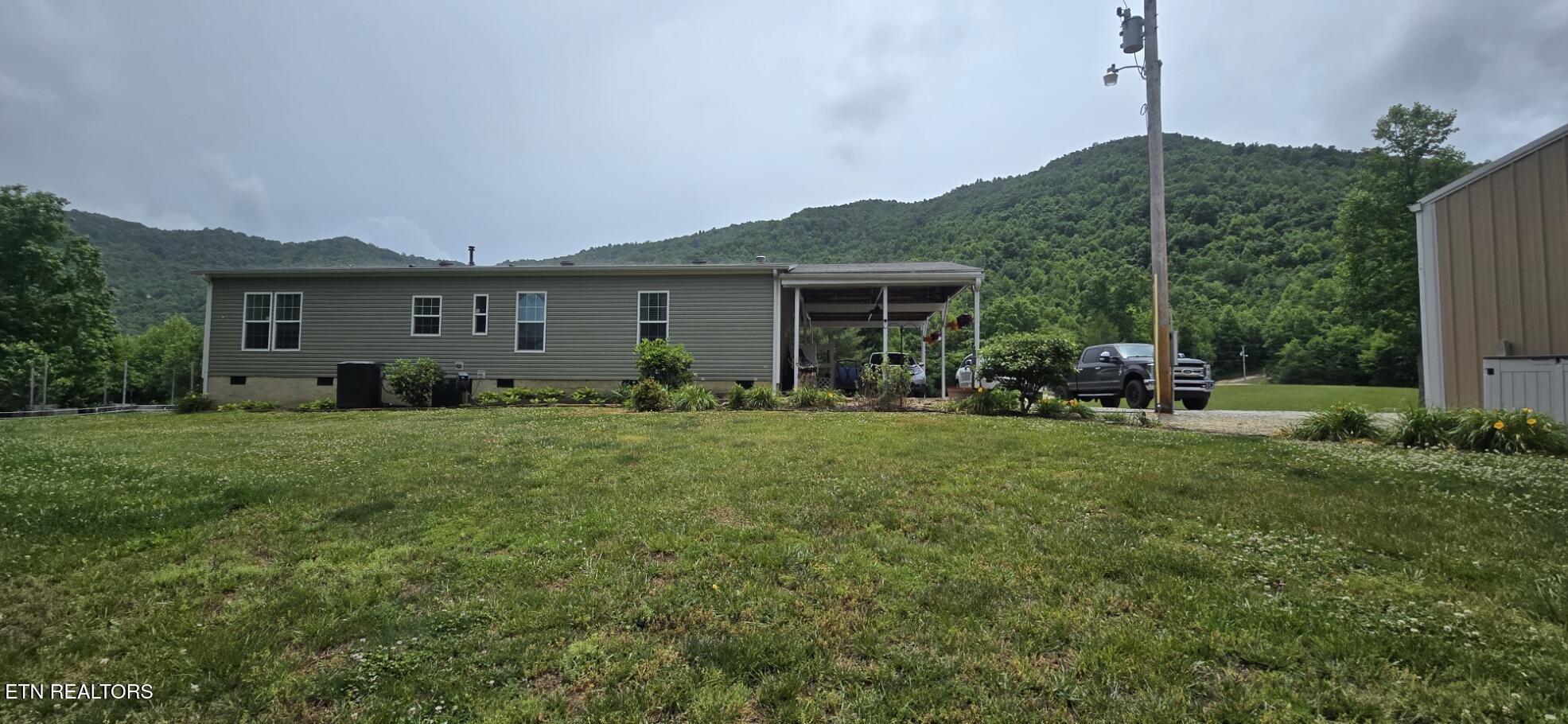 815 Crooked Branch Pvt Road Huntsville TN 37756