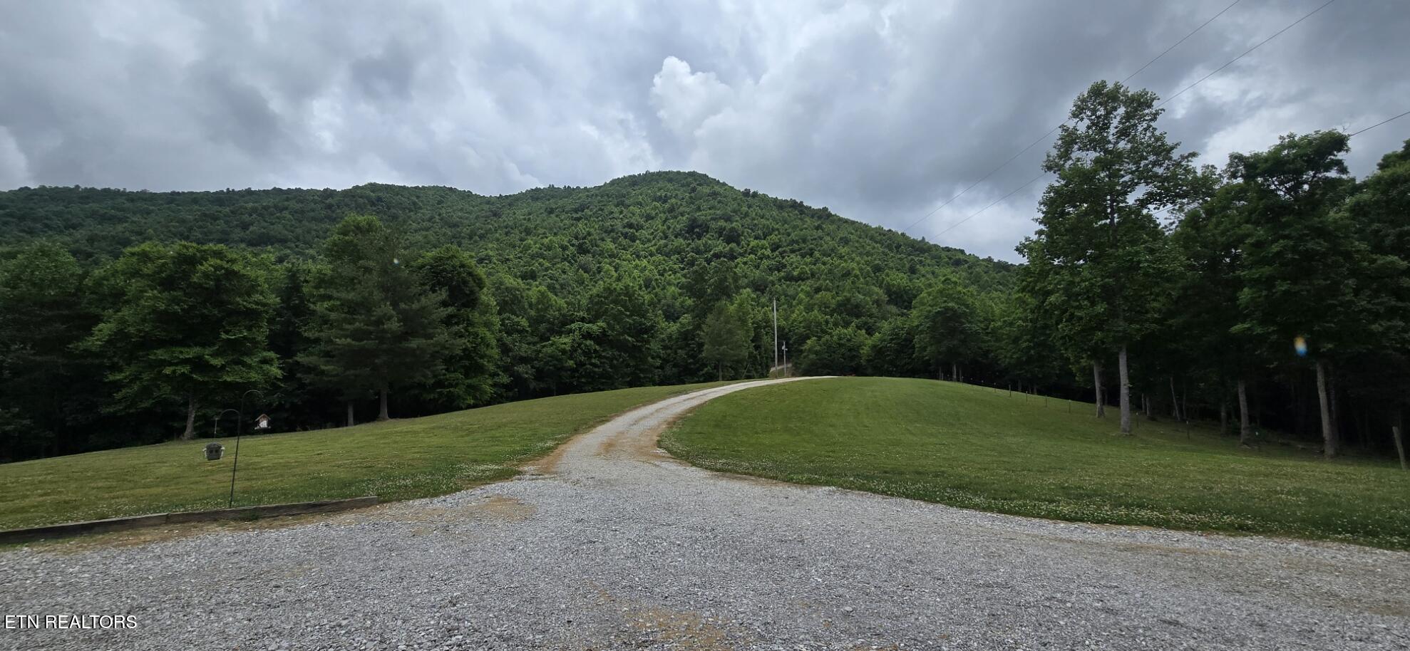 815 Crooked Branch Pvt Road Huntsville TN 37756