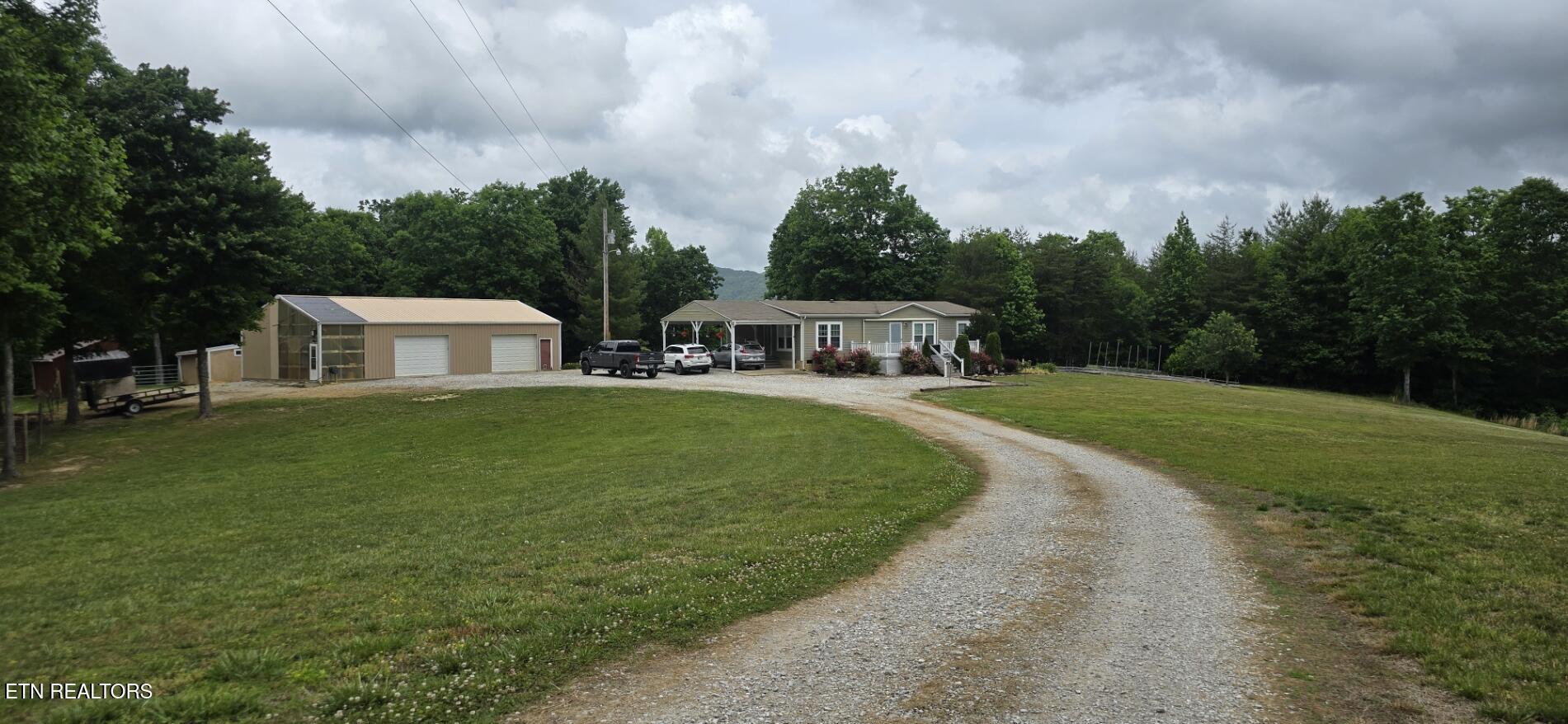 815 Crooked Branch Pvt Road Huntsville TN 37756