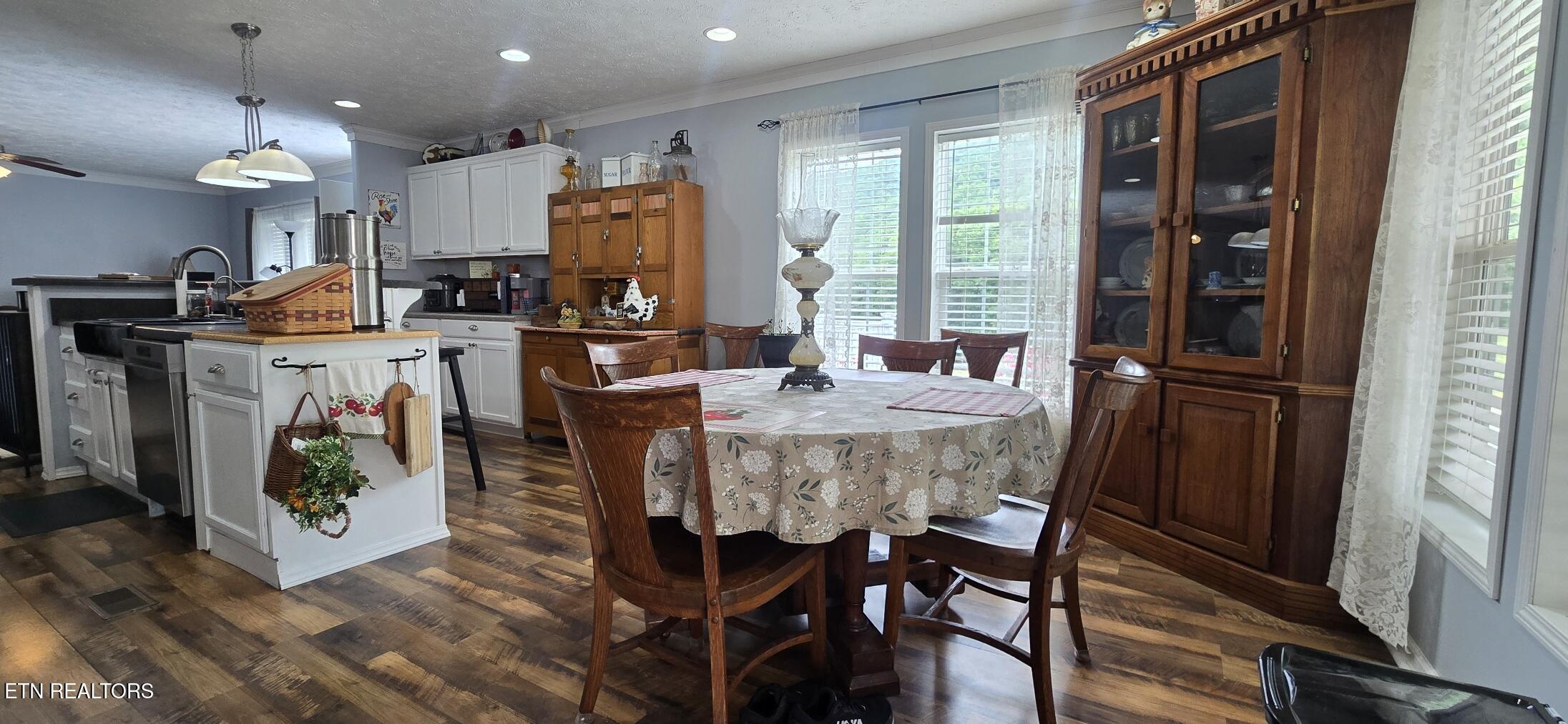 815 Crooked Branch Pvt Road Huntsville TN 37756