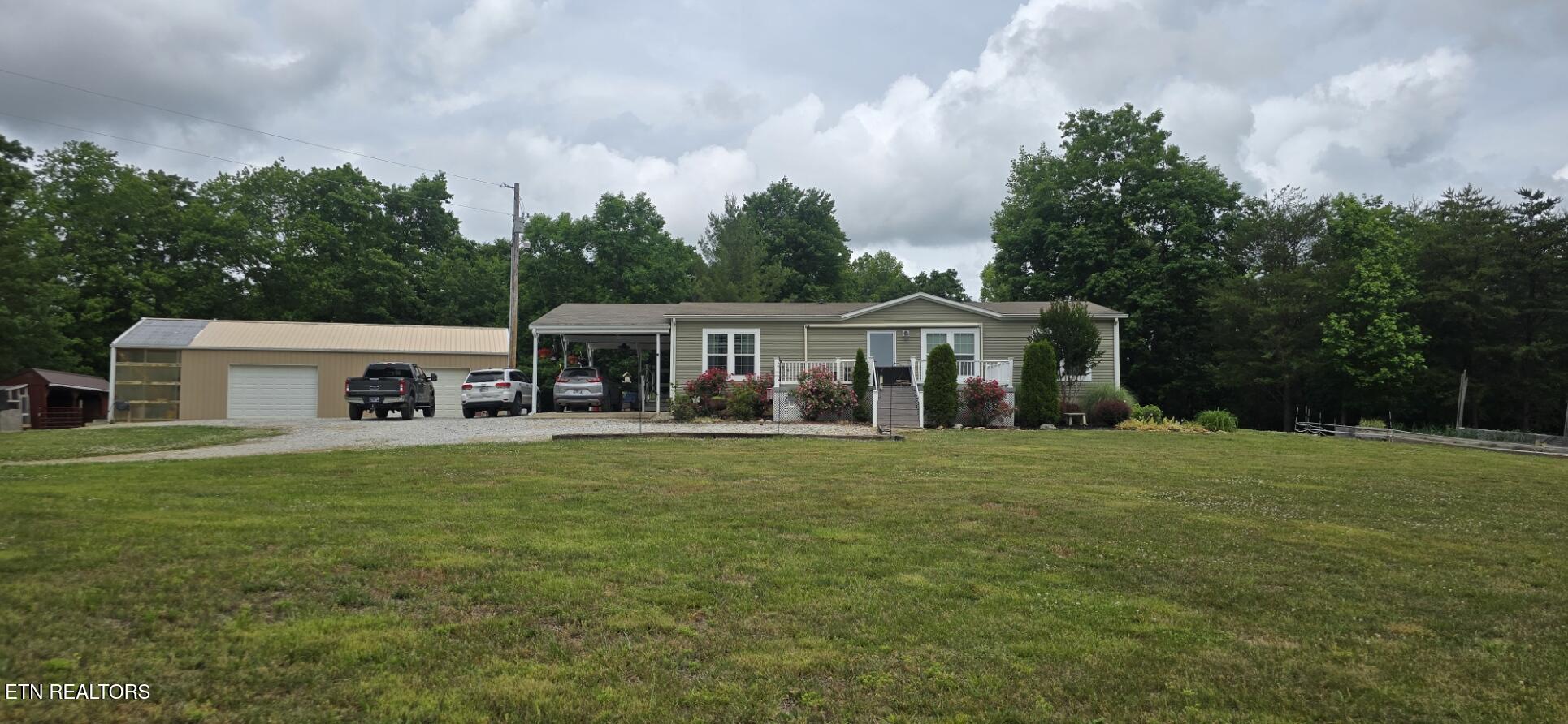 815 Crooked Branch Pvt Road Huntsville TN 37756