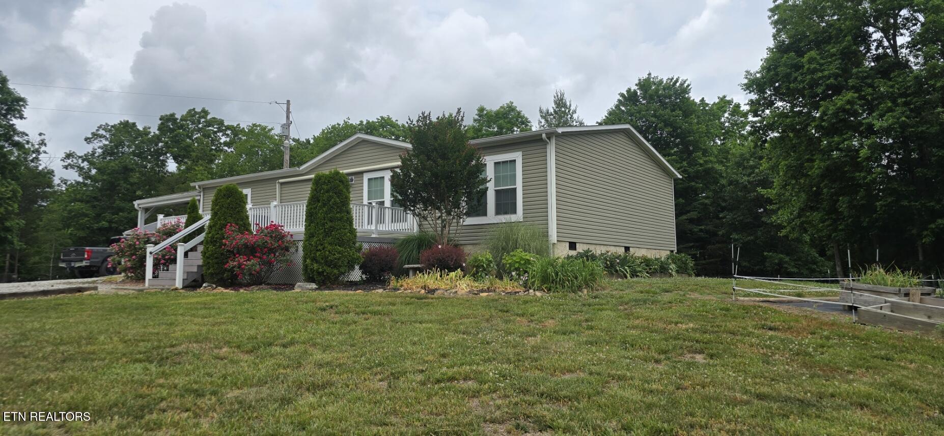 815 Crooked Branch Pvt Road Huntsville TN 37756