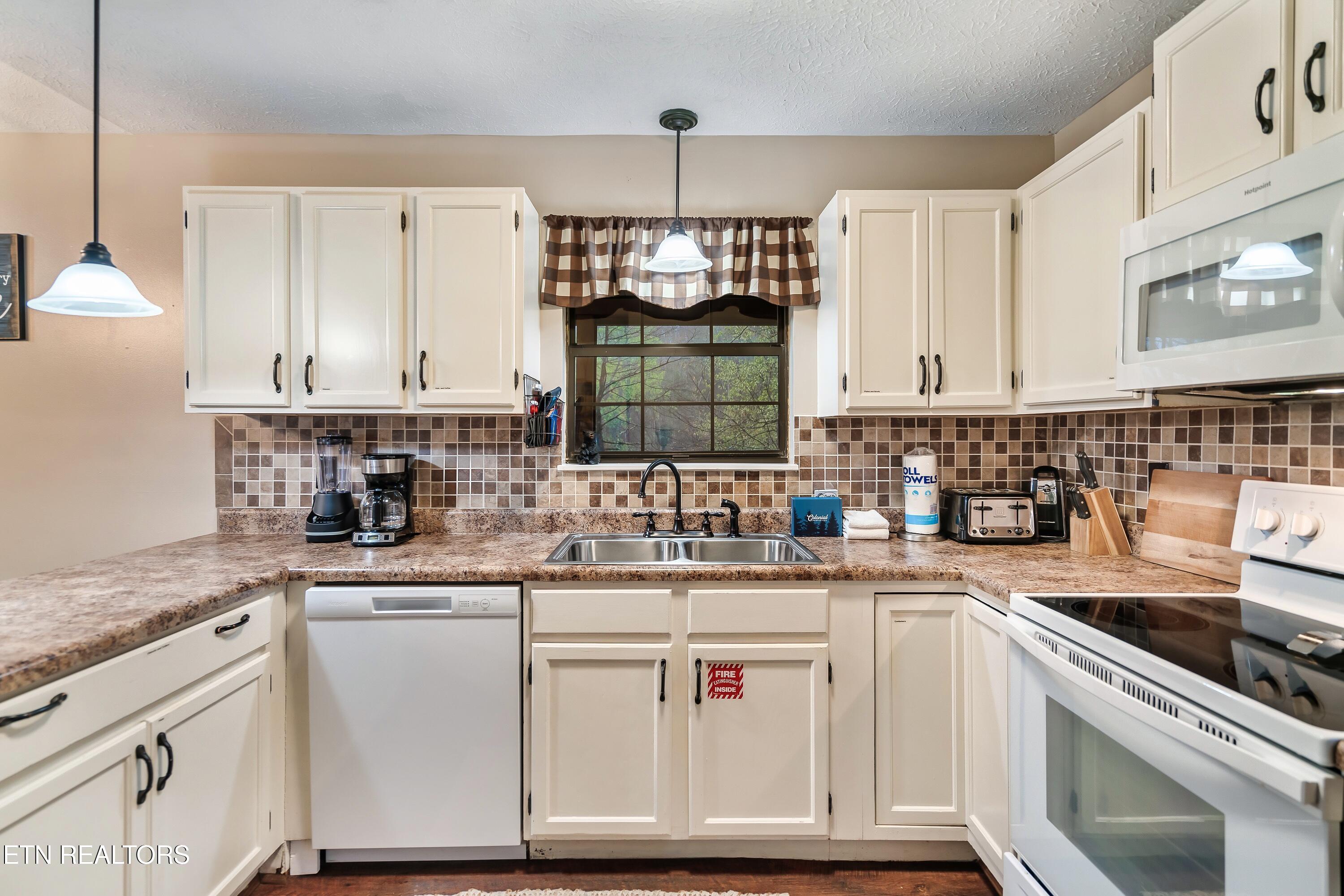 1544 Deer Browse Way Sevierville TN 37876