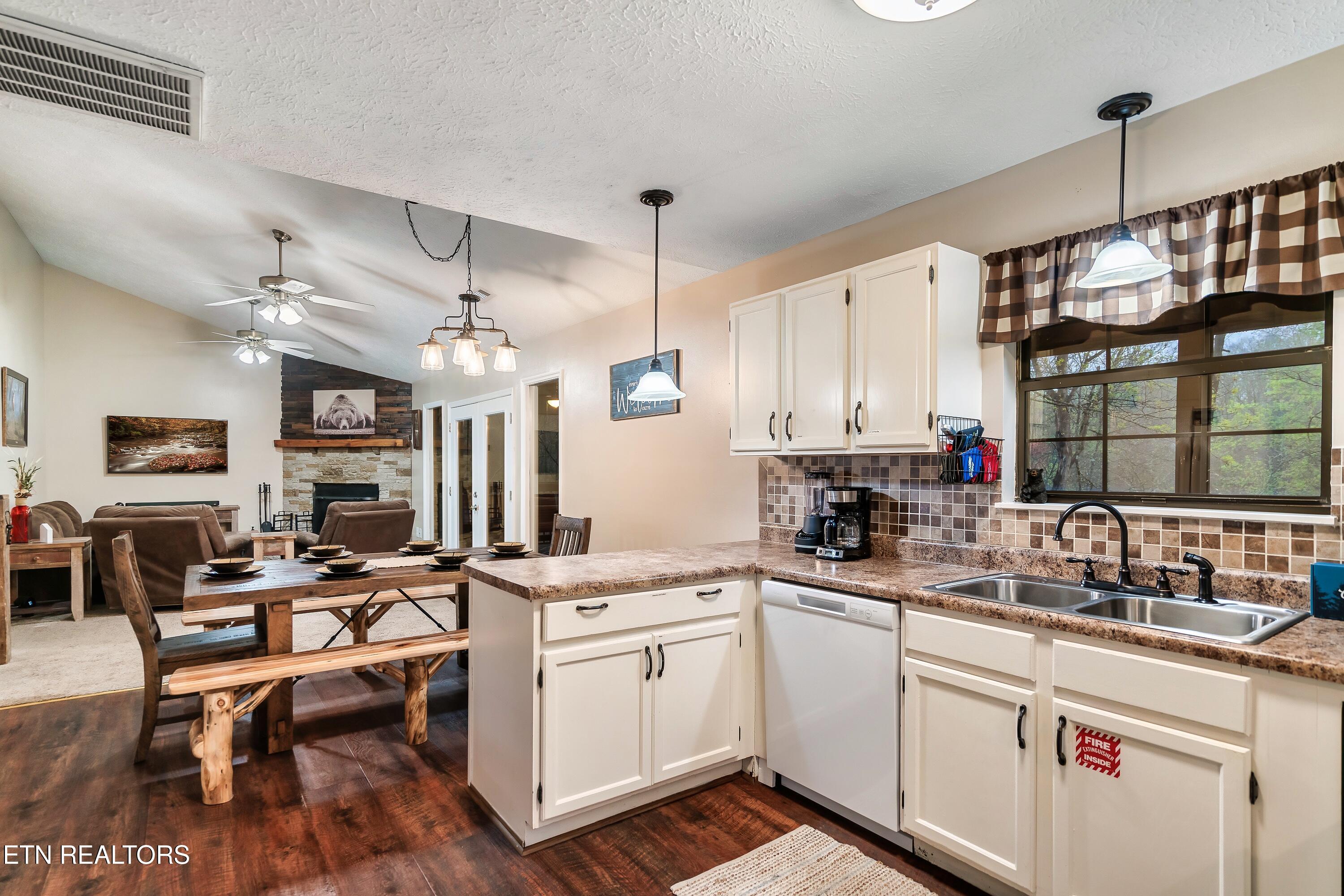 1544 Deer Browse Way Sevierville TN 37876