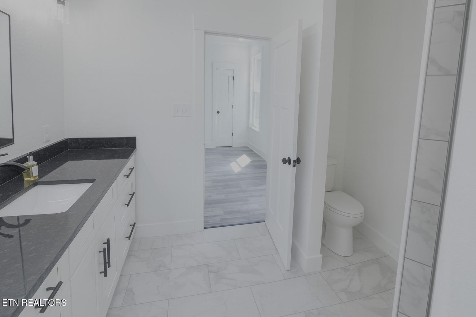 305 Kawga Loudon TN 37774