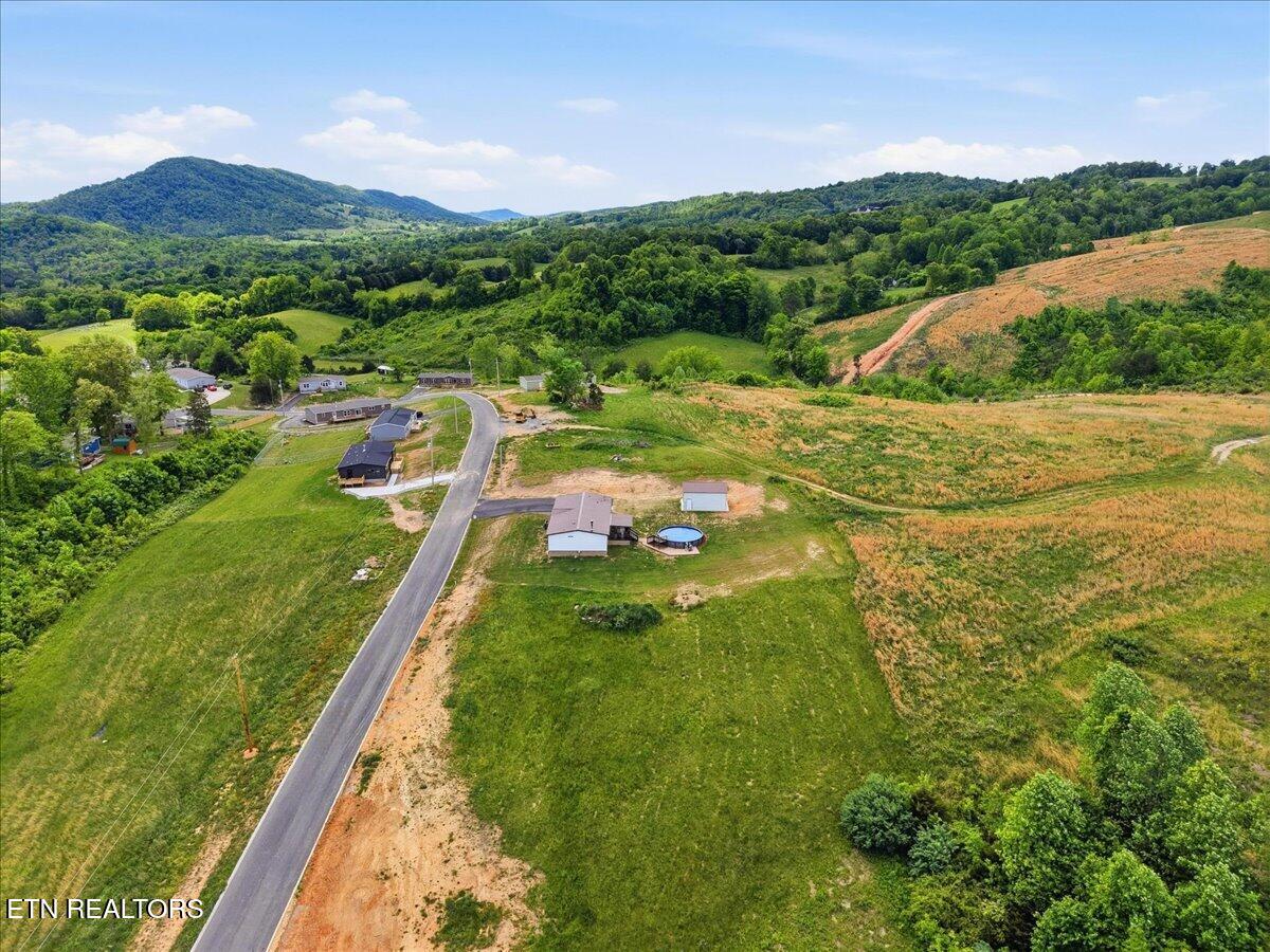 1068 Elaine Drive Tazewell TN 37879