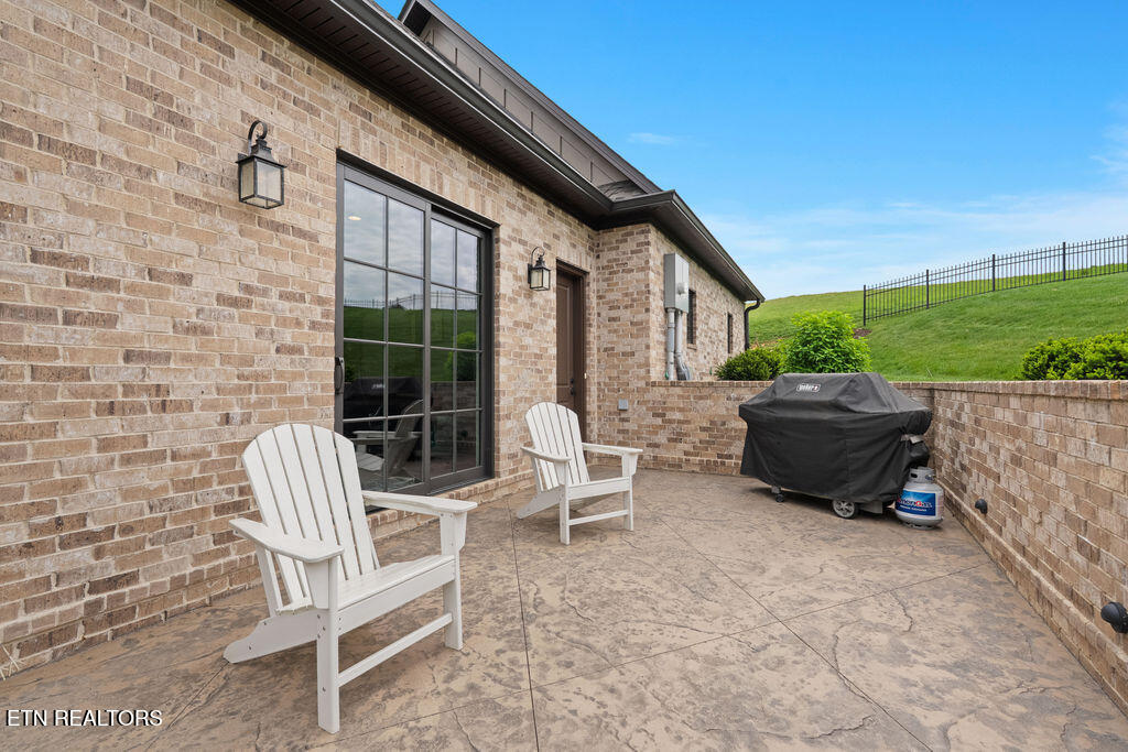 699 Cypress Pointe Drive Lenoir City TN 37772