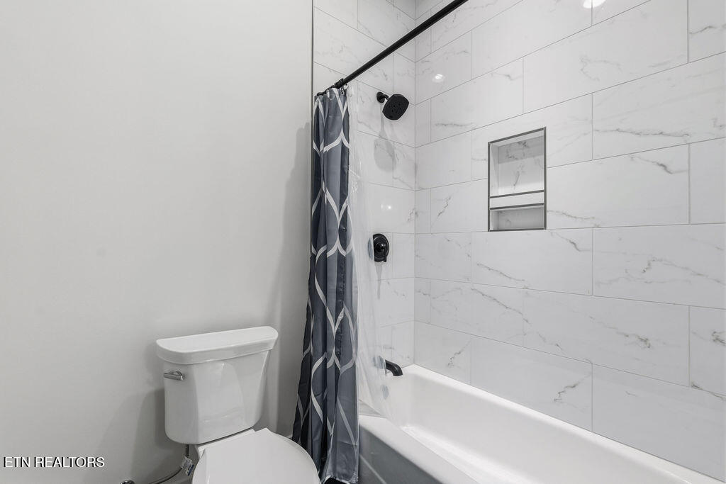 699 Cypress Pointe Drive Lenoir City TN 37772