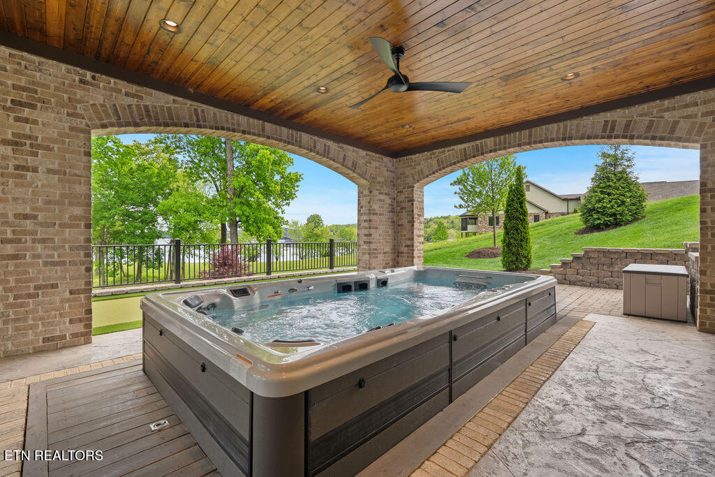 699 Cypress Pointe Drive Lenoir City TN 37772