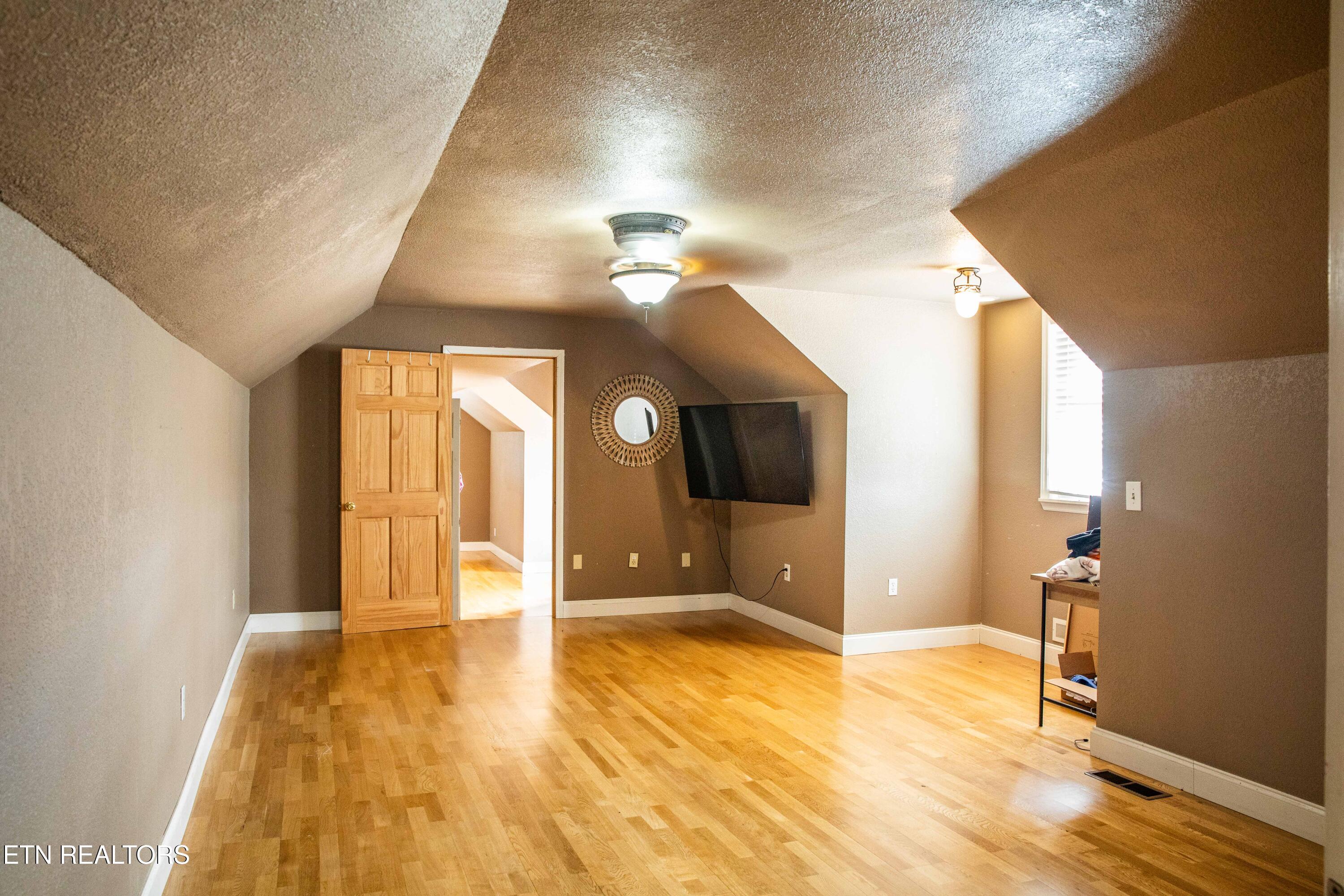 306 Mountain Road New Tazewell TN 37825