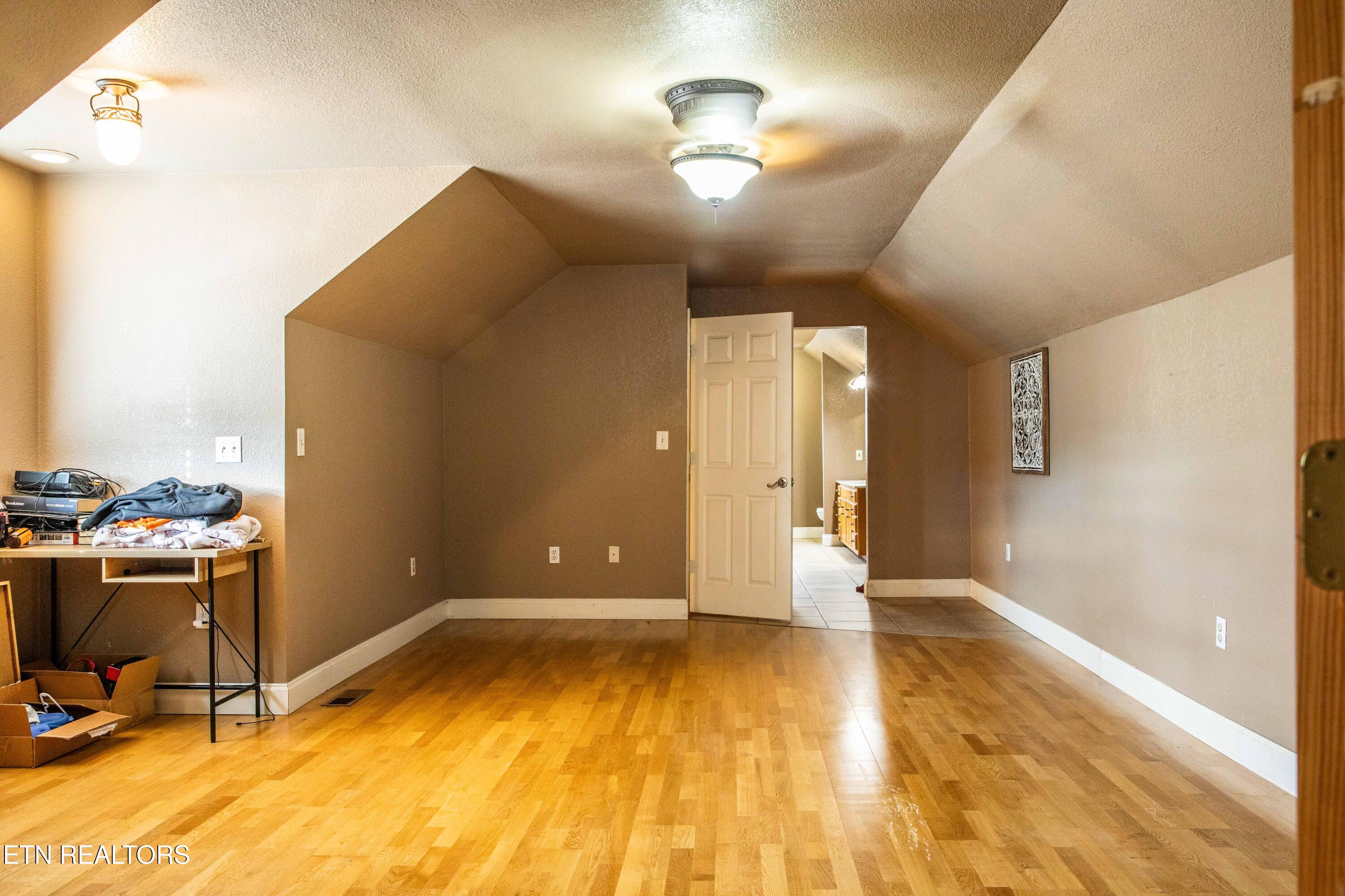 306 Mountain Road New Tazewell TN 37825