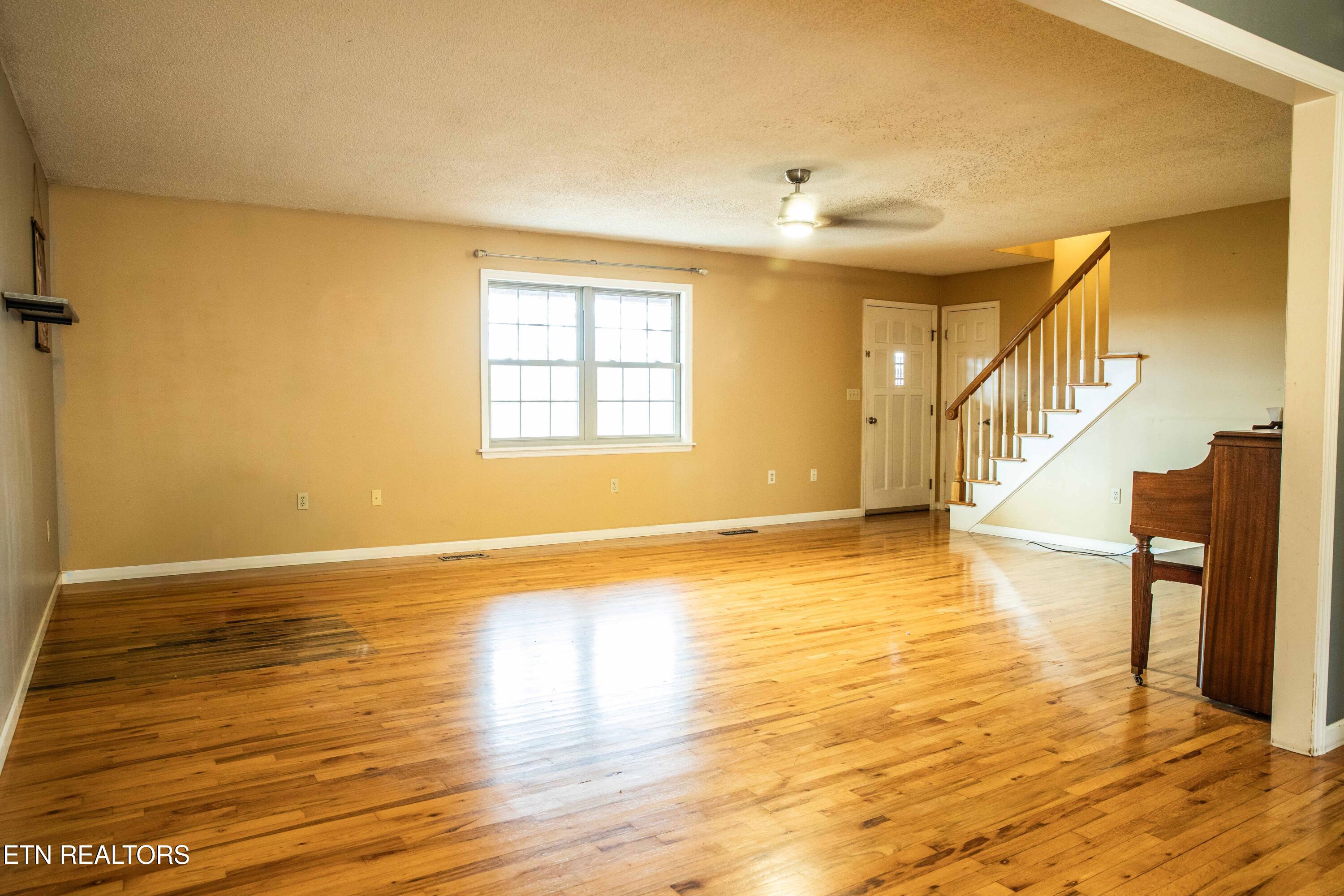 306 Mountain Road New Tazewell TN 37825