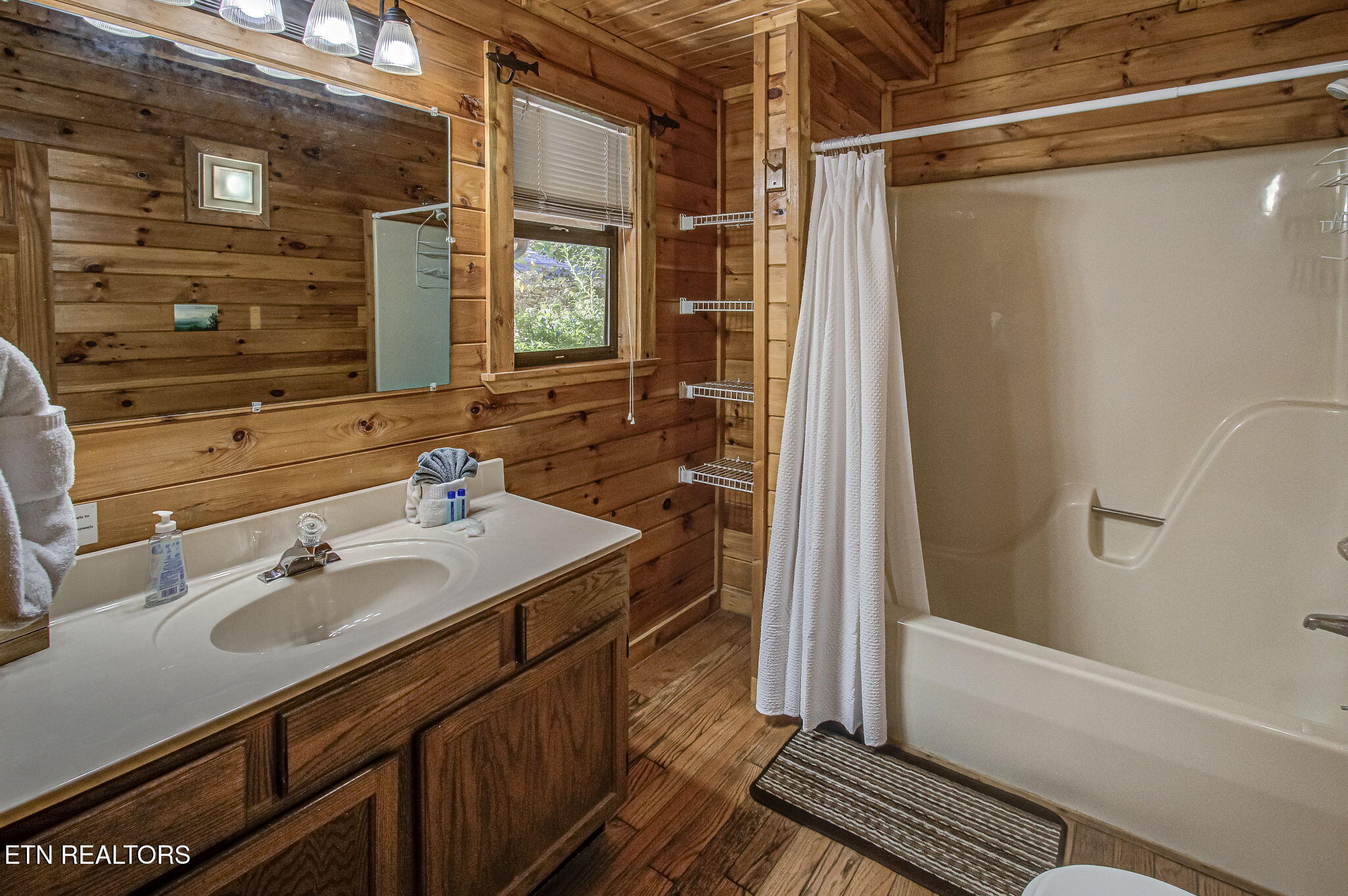 1640 Bench Mountain Way Sevierville TN 37862