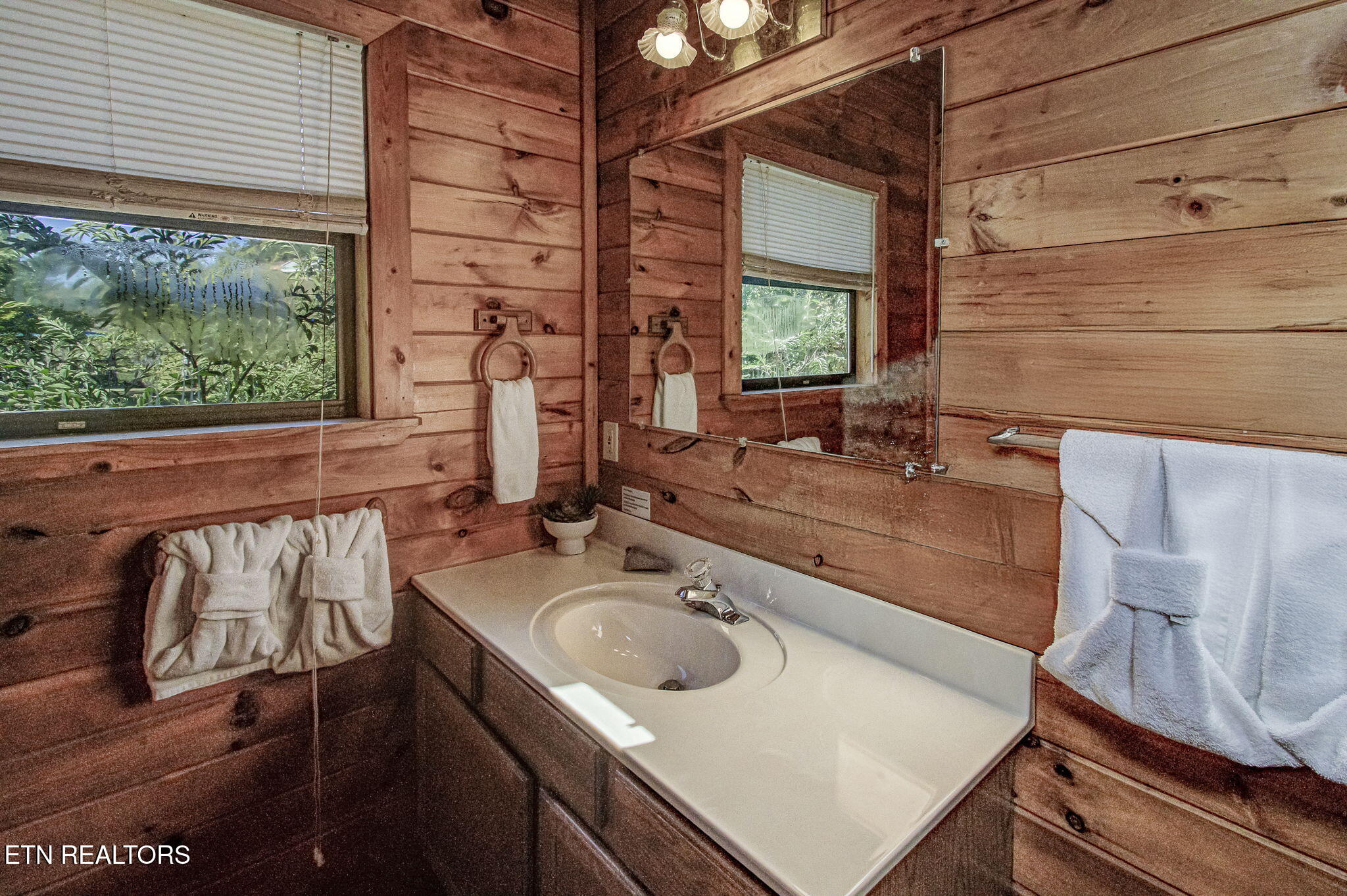 1640 Bench Mountain Way Sevierville TN 37862