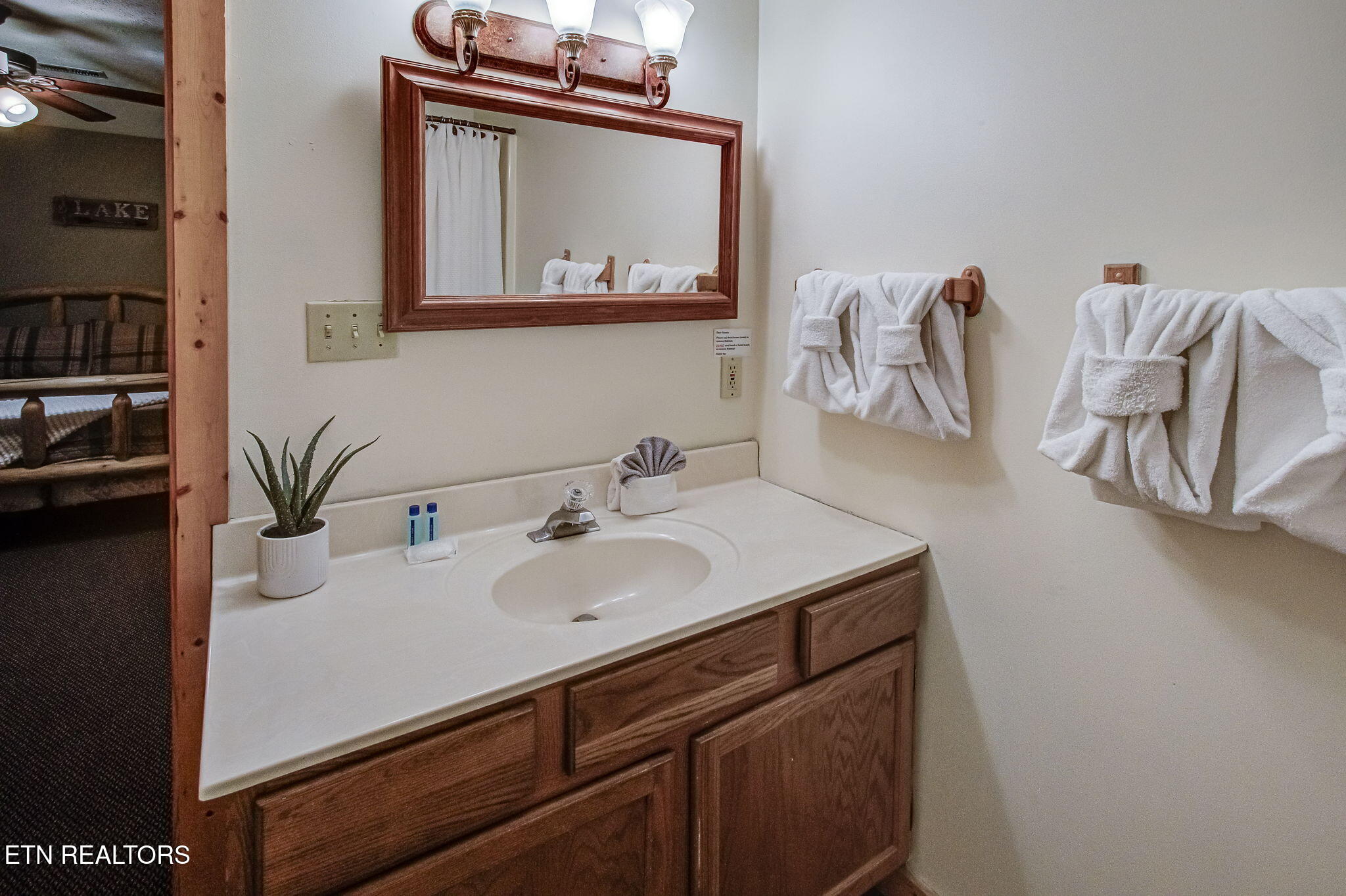 1640 Bench Mountain Way Sevierville TN 37862
