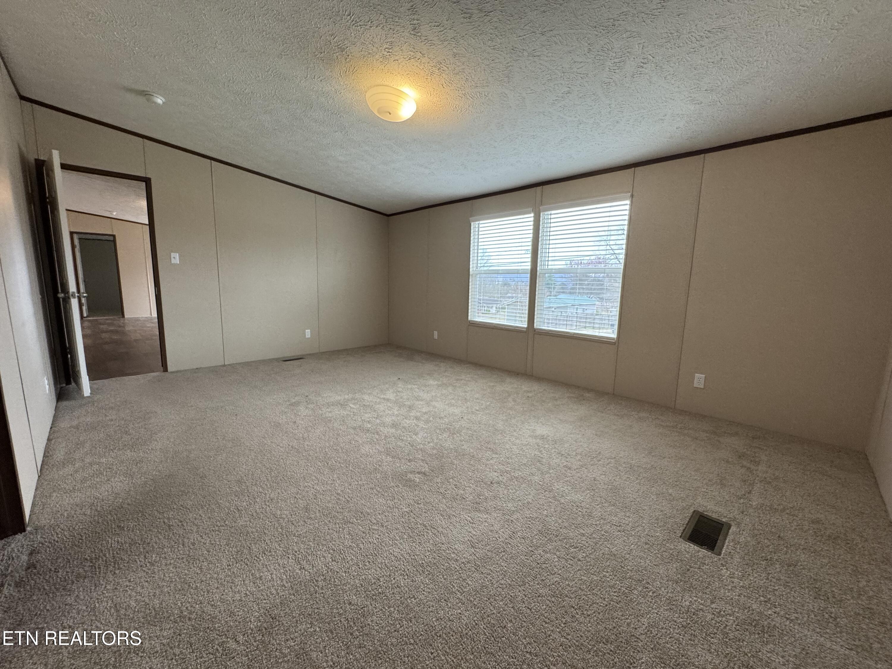 1302 W Morris Street Sweetwater TN 37874