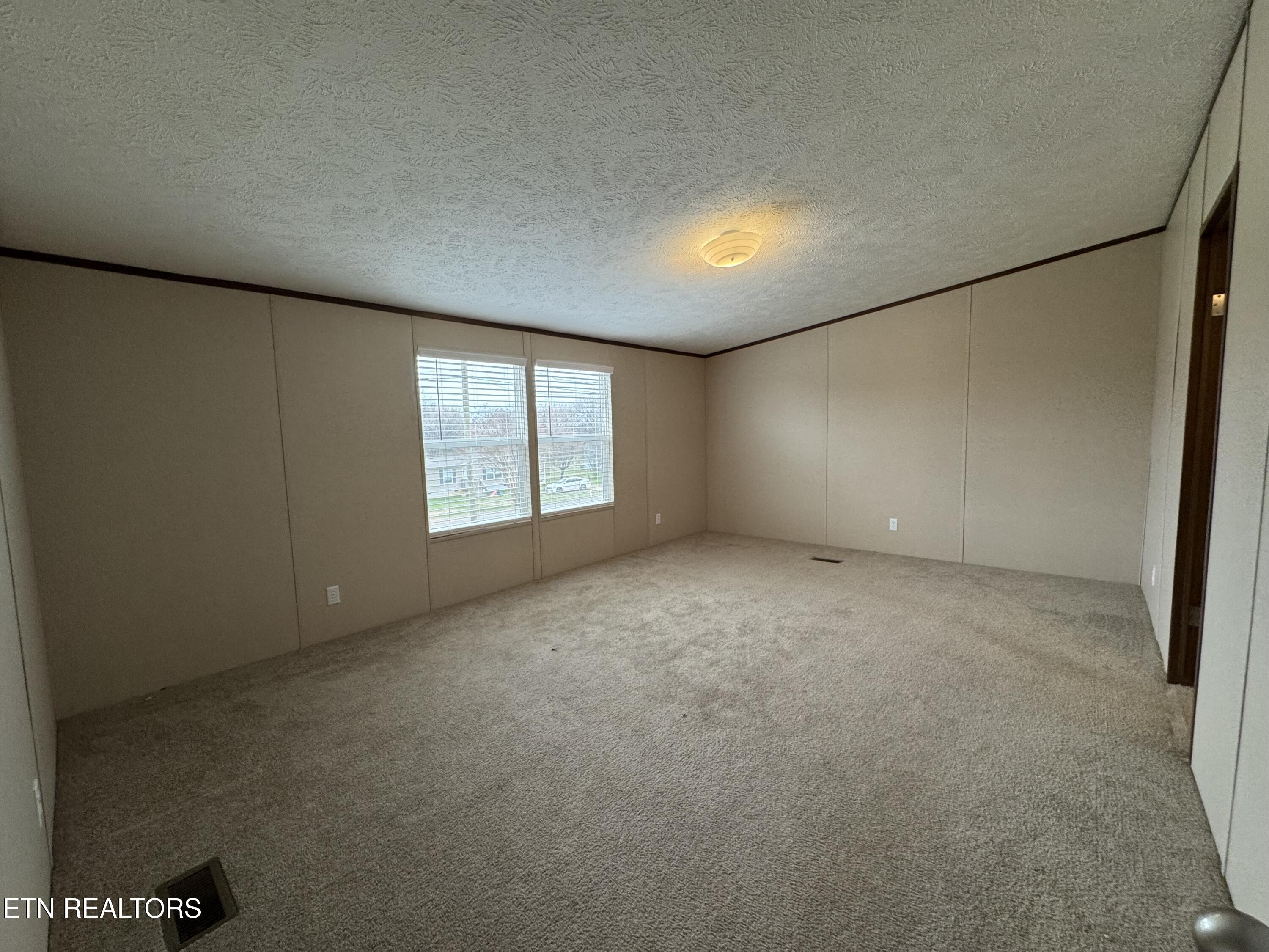 1302 W Morris Street Sweetwater TN 37874