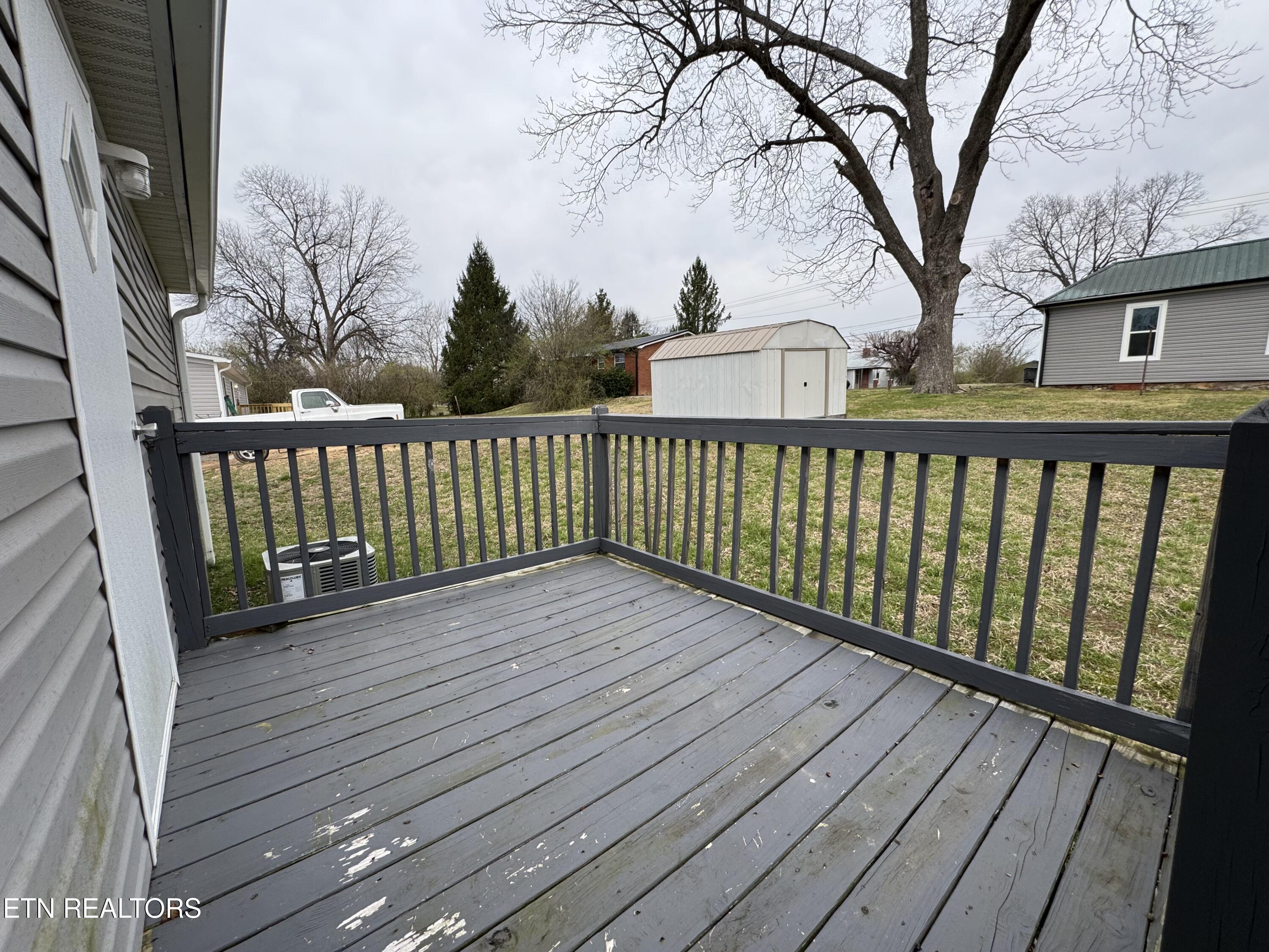 1302 W Morris Street Sweetwater TN 37874