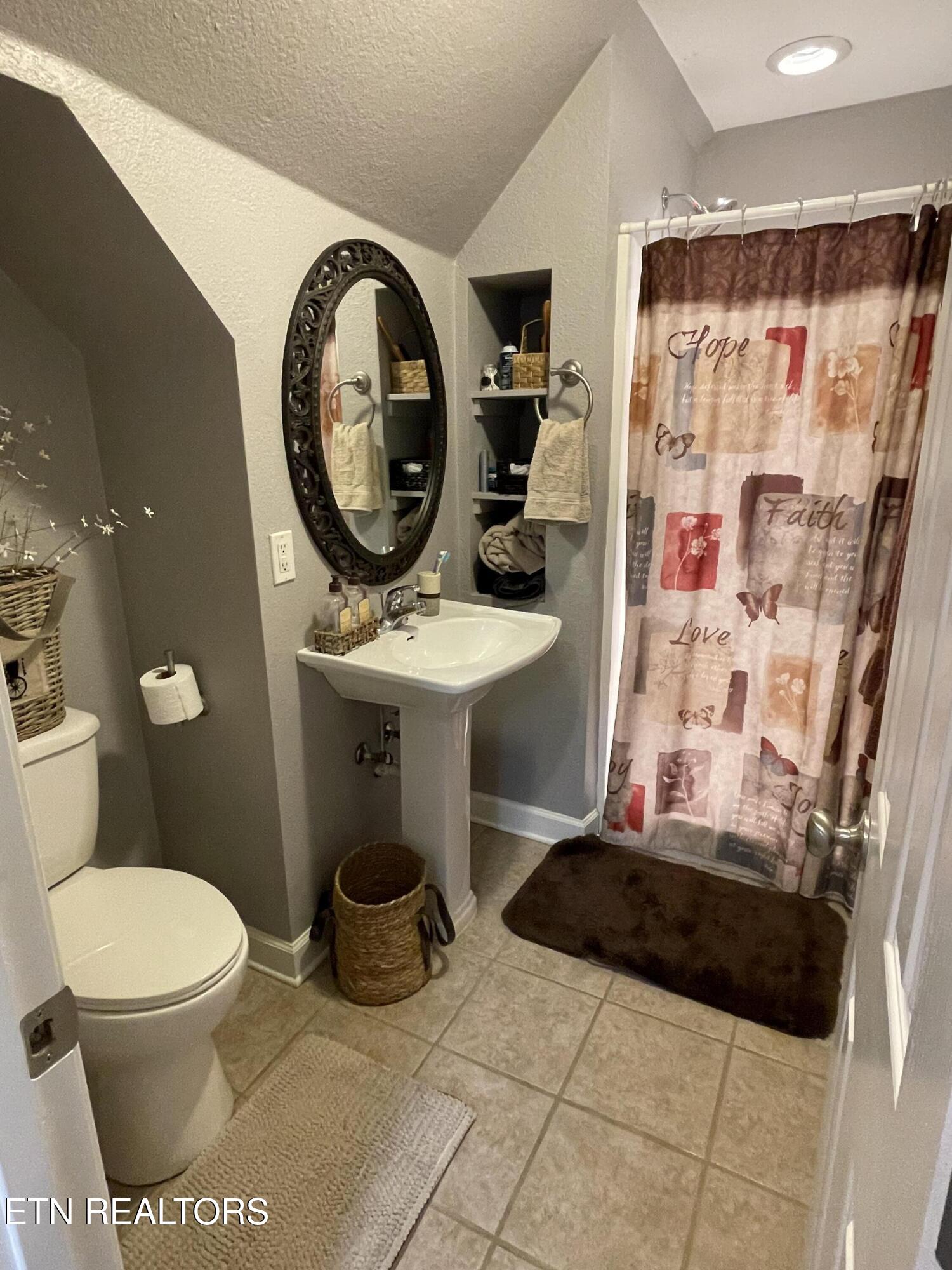 167 Wind Chase Way Madisonville TN 37354