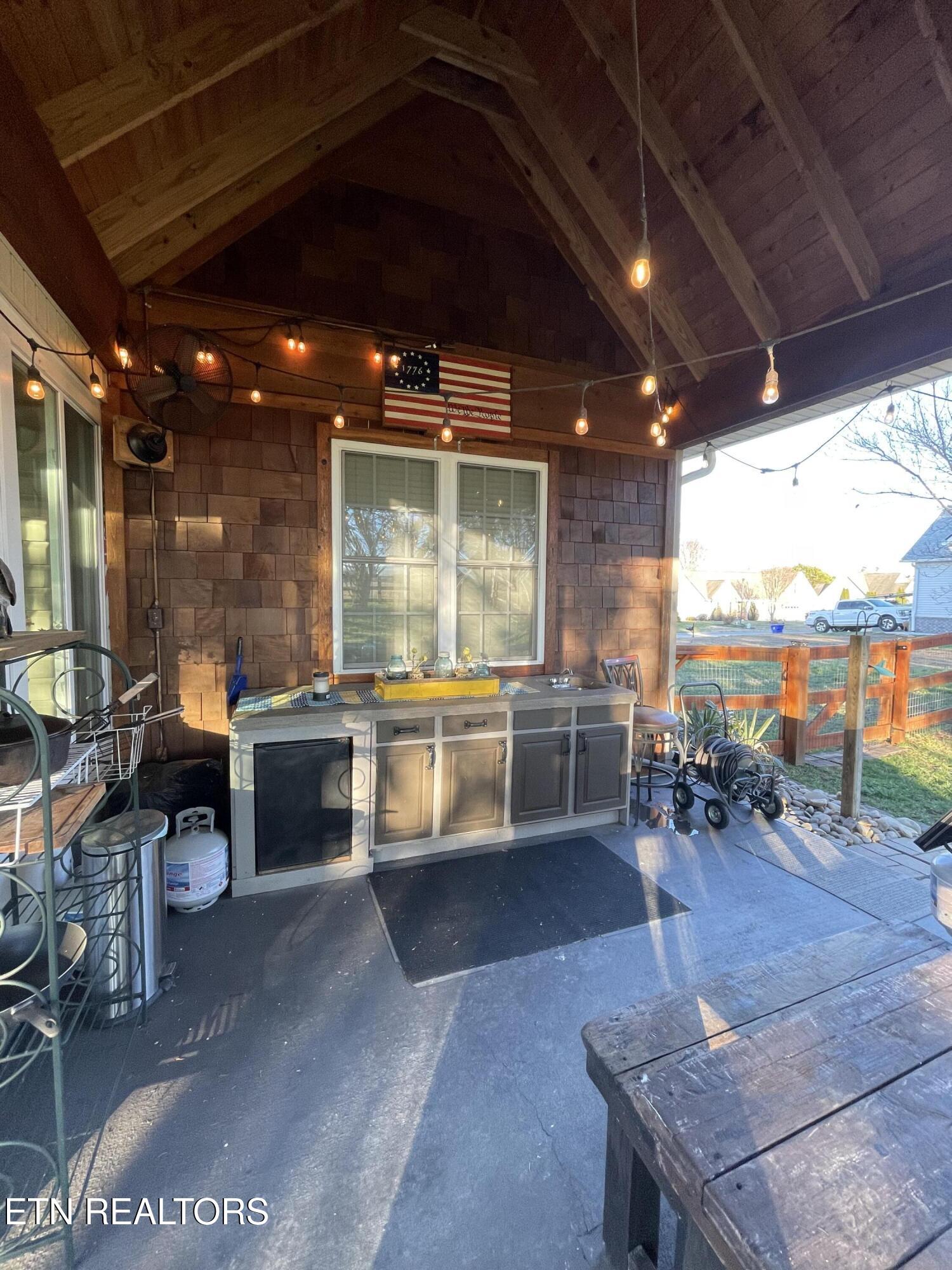 167 Wind Chase Way Madisonville TN 37354
