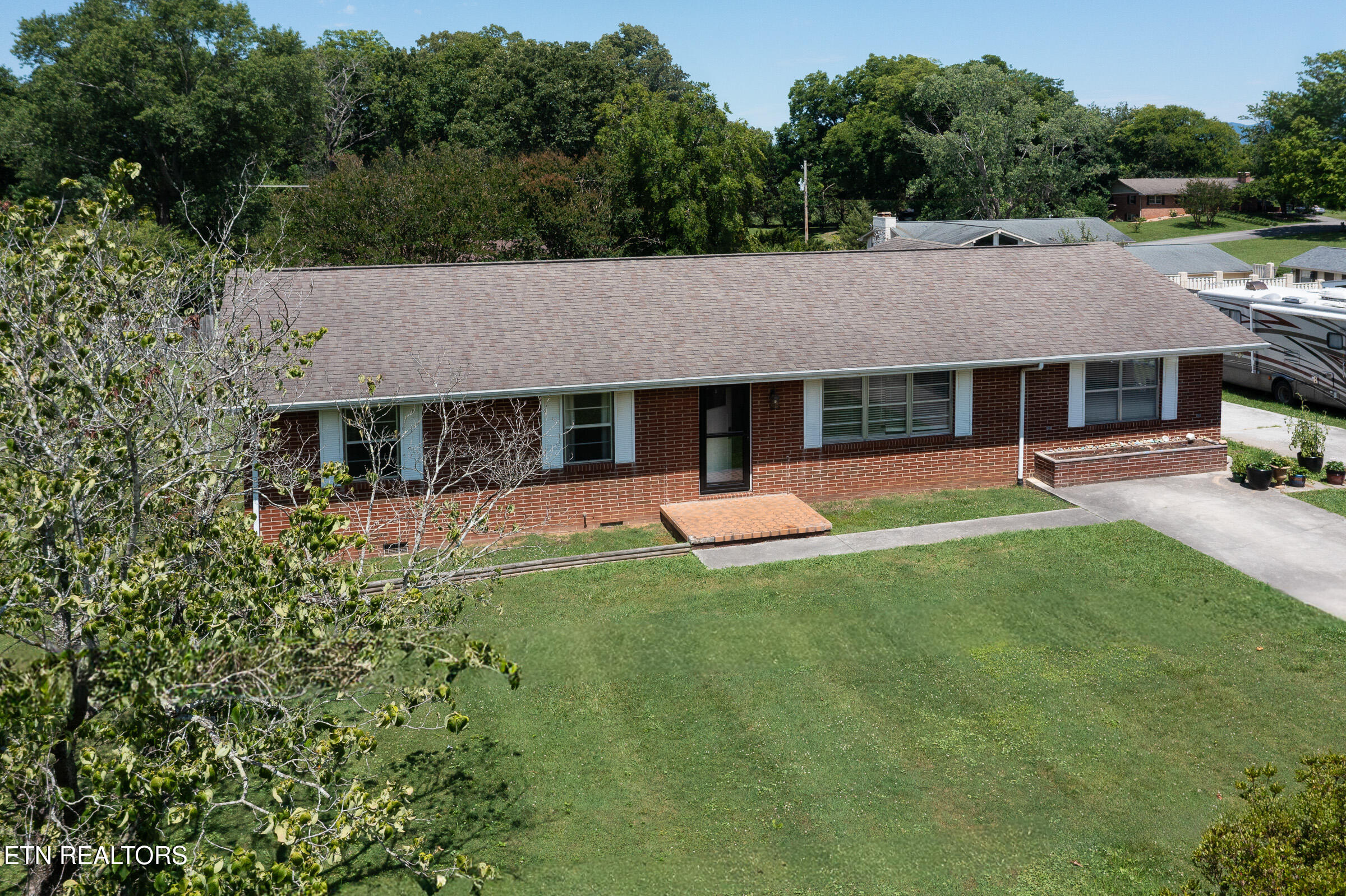 1886 E Brown School Road Maryville TN 37804