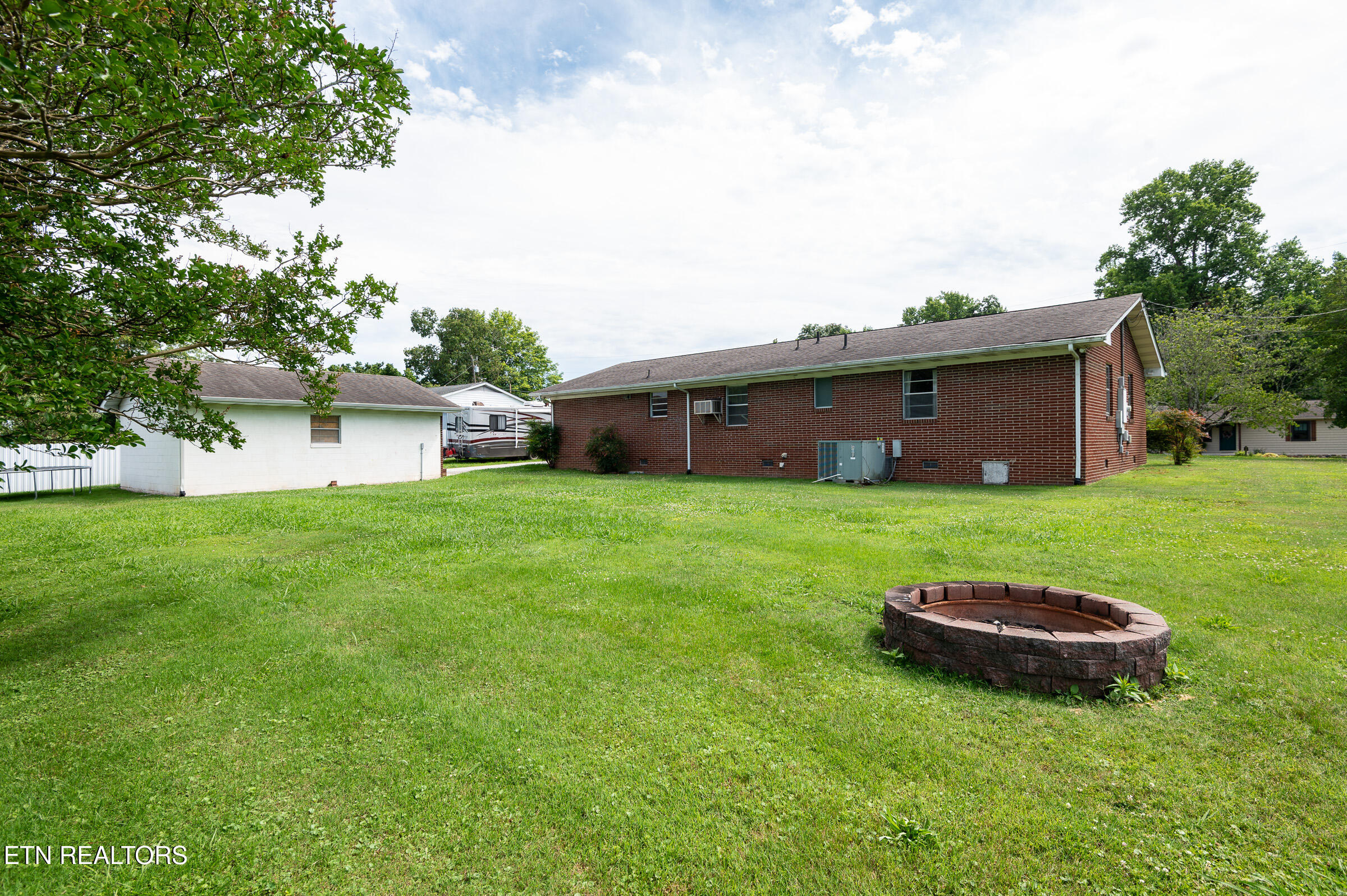 1886 E Brown School Road Maryville TN 37804