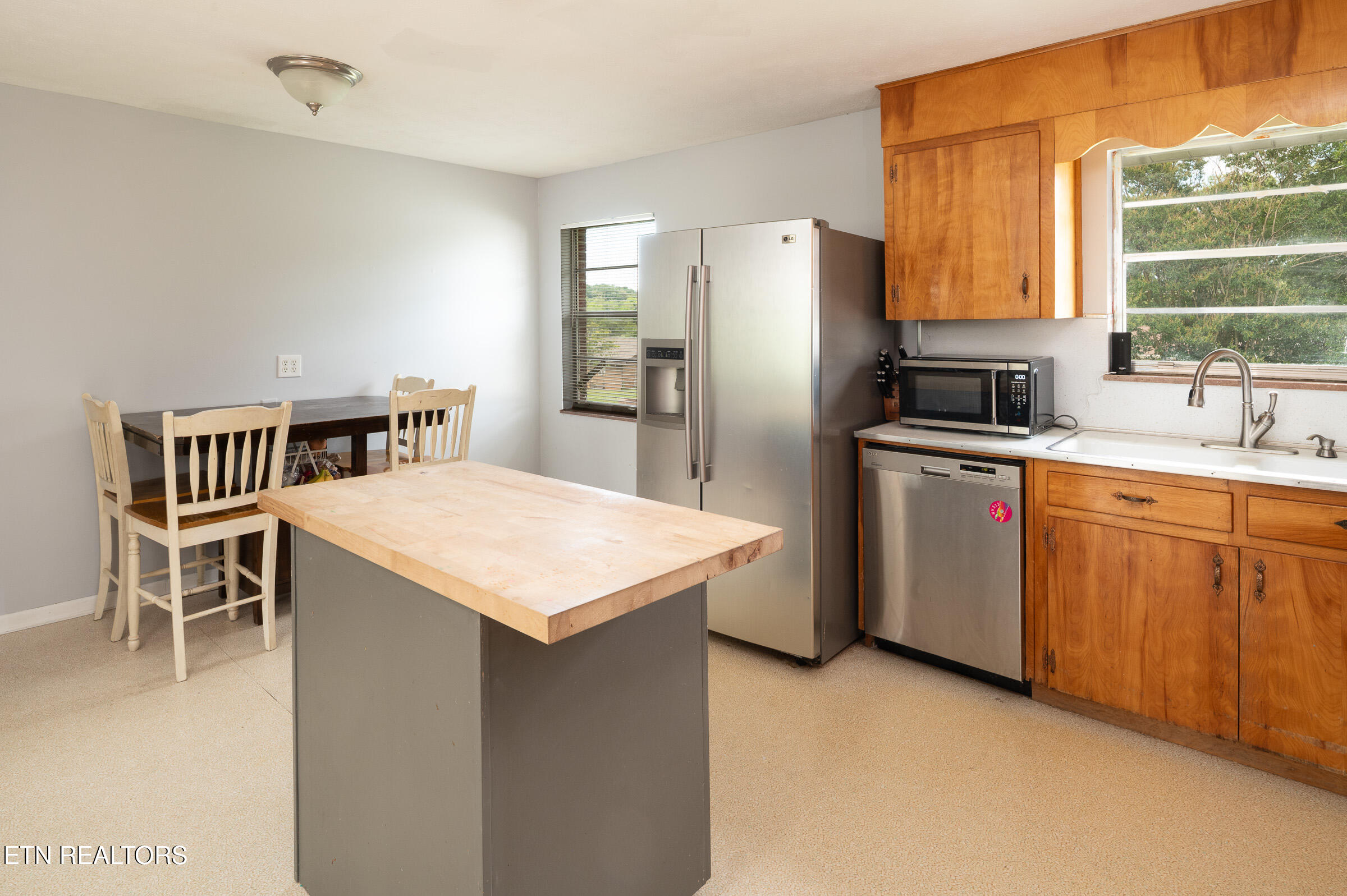 1886 E Brown School Road Maryville TN 37804