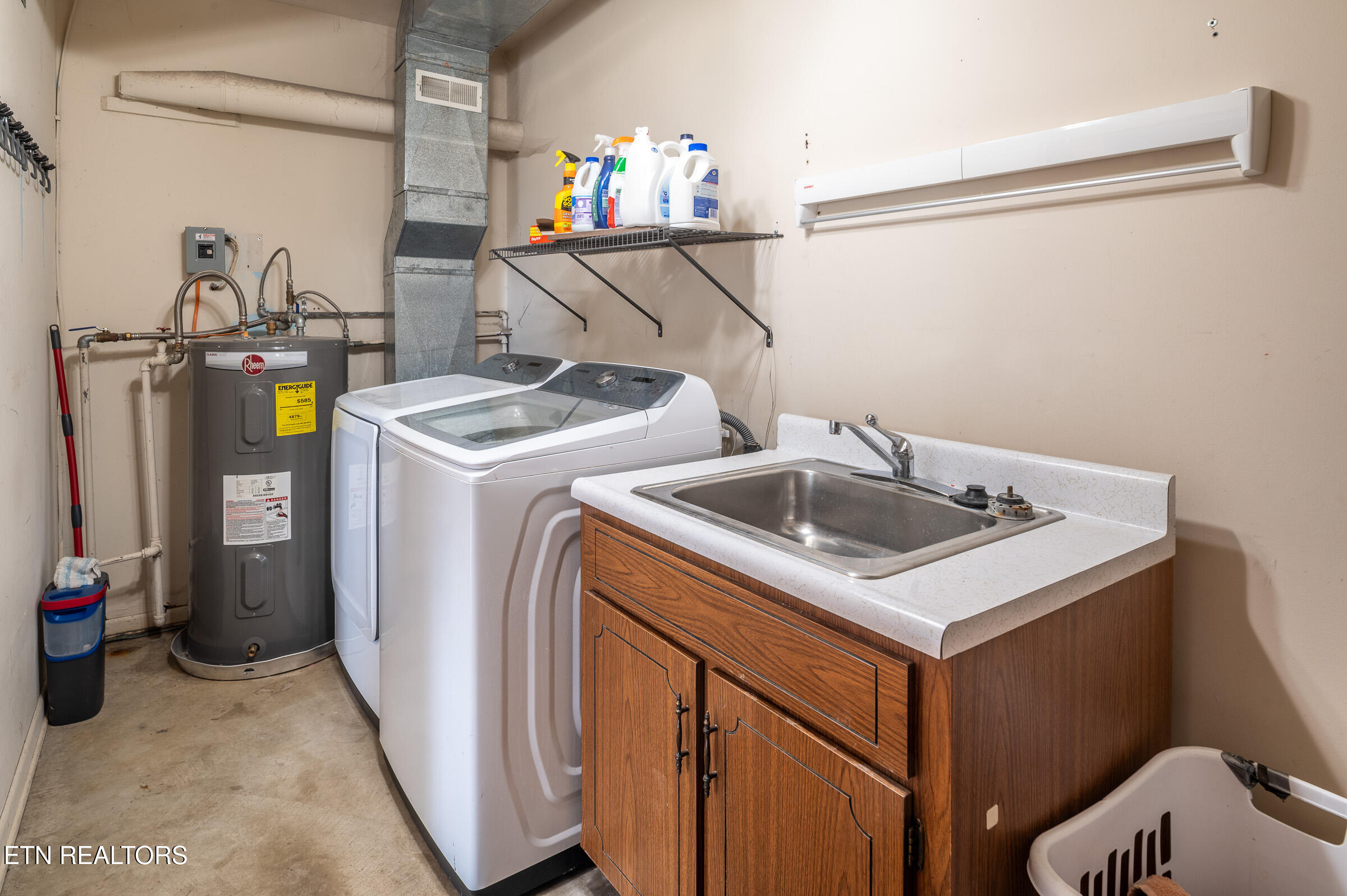 1886 E Brown School Road Maryville TN 37804
