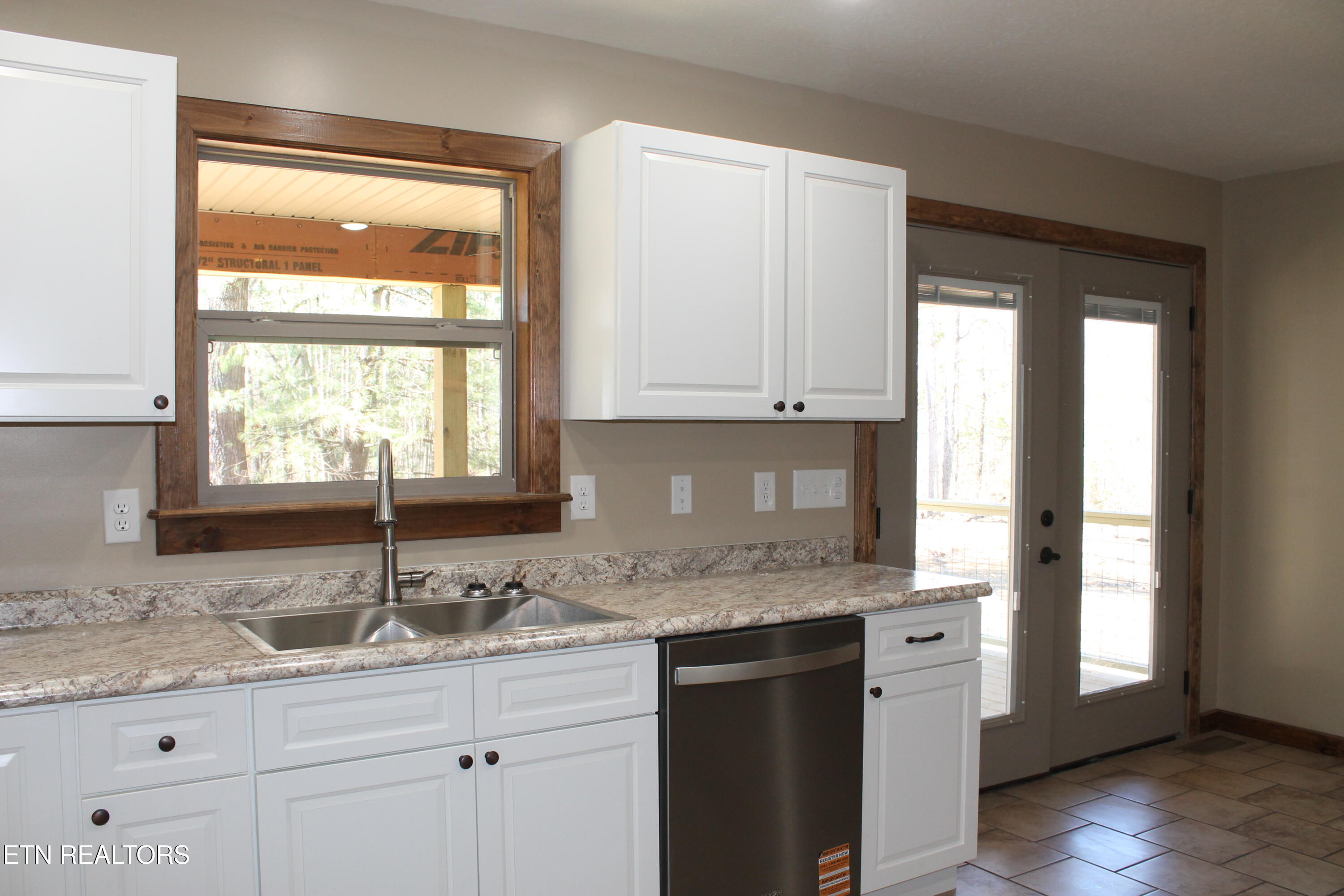 807 Dulog Trail Jamestown TN 38556