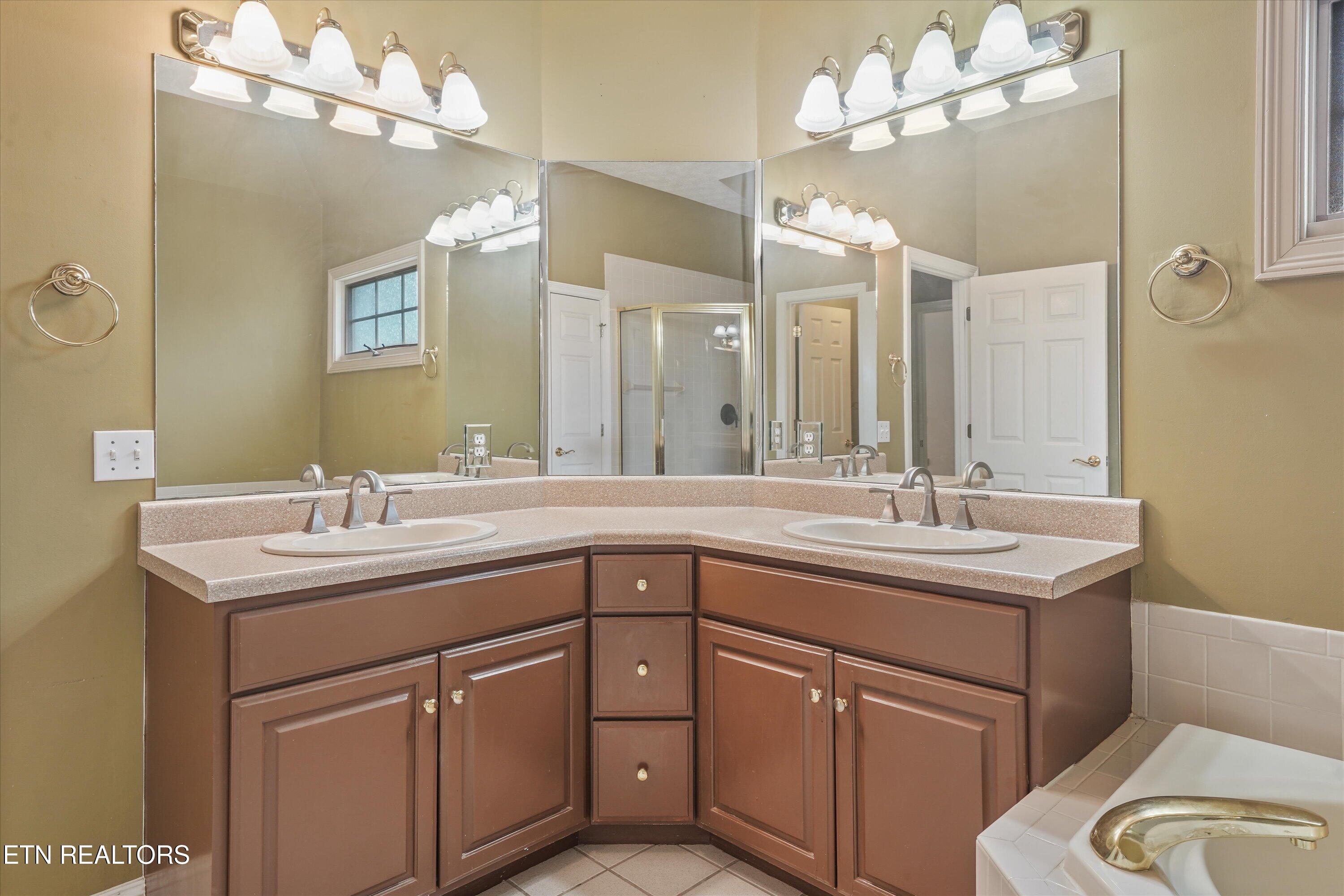 823 Royal View Drive Maryville TN 37801