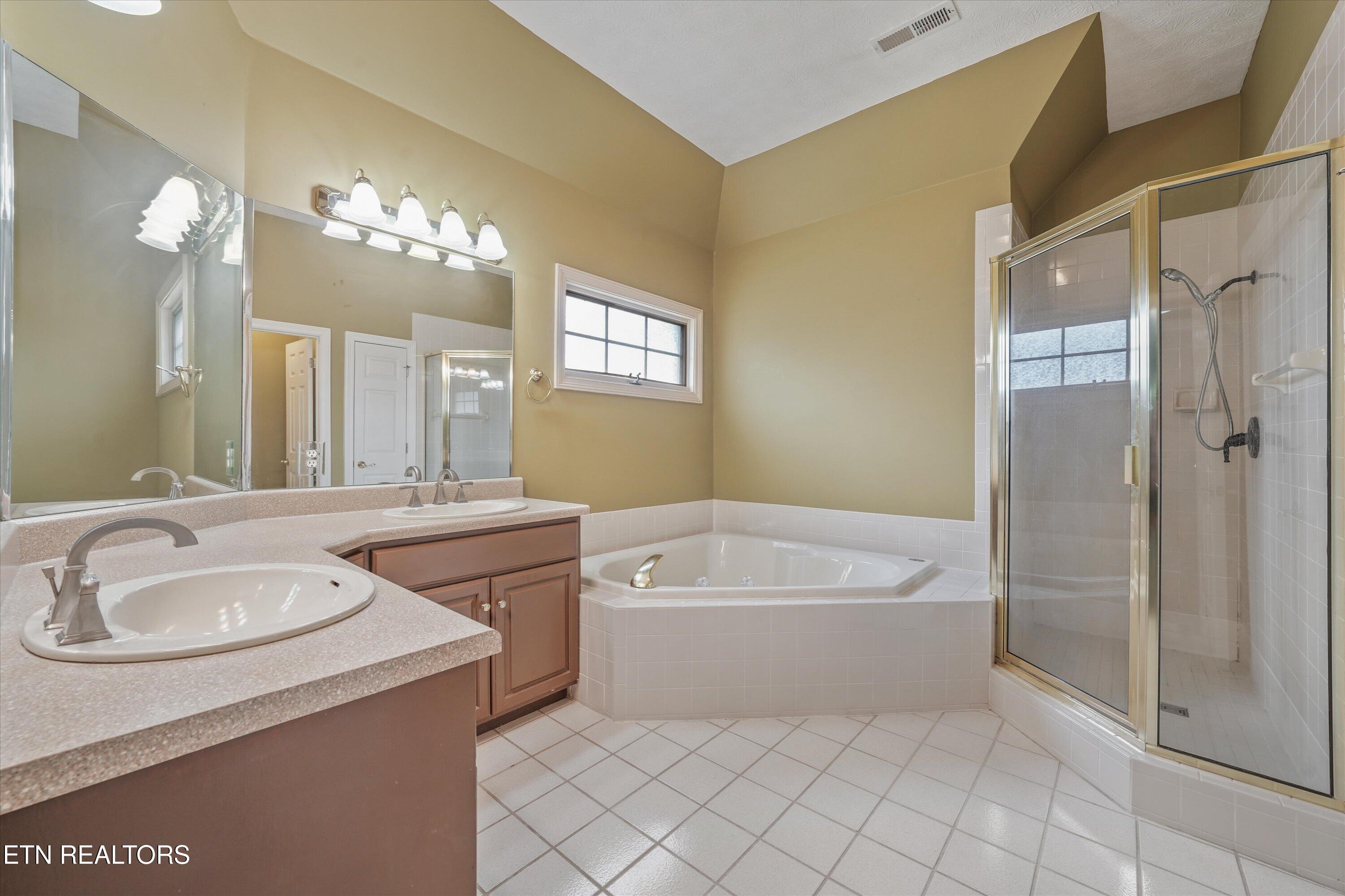 823 Royal View Drive Maryville TN 37801